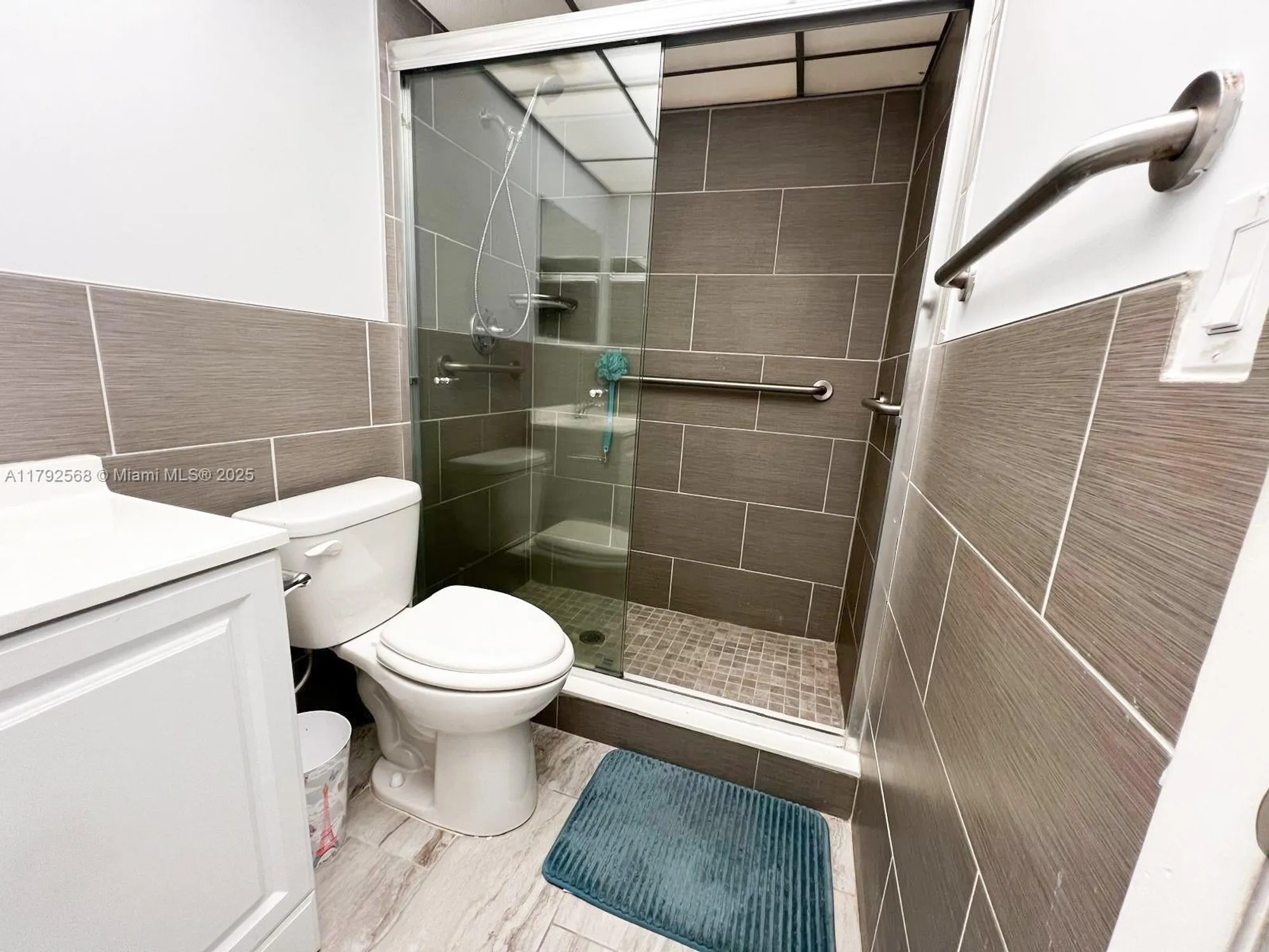 Property Slideshow image 36 of 42 | 7950 w mcnab rd 222, Tamarac, FL, 33321