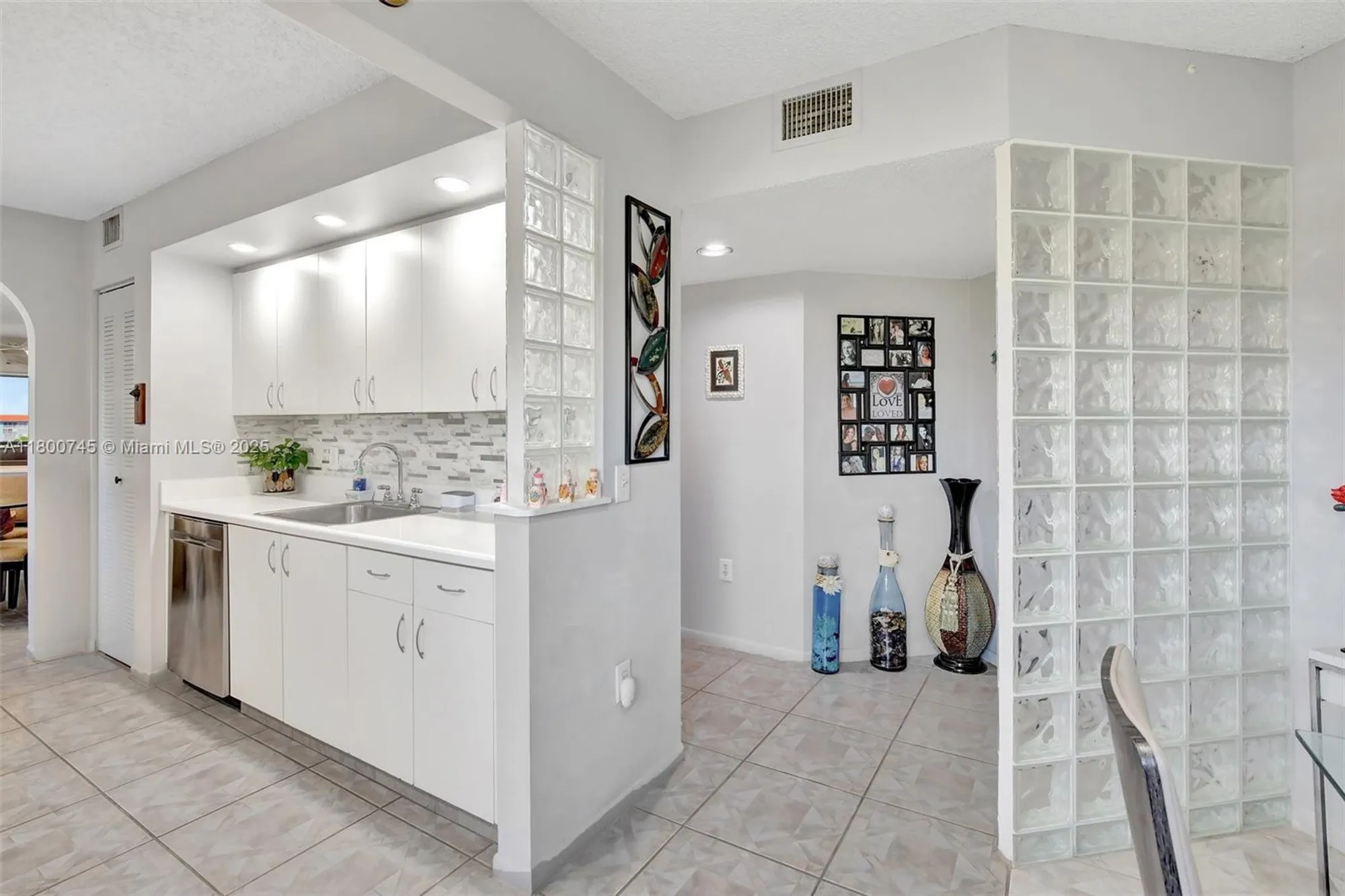 Property Slideshow image 22 of 63 | 1500 sw 131st way 401n, Pembroke Pines, FL, 33027