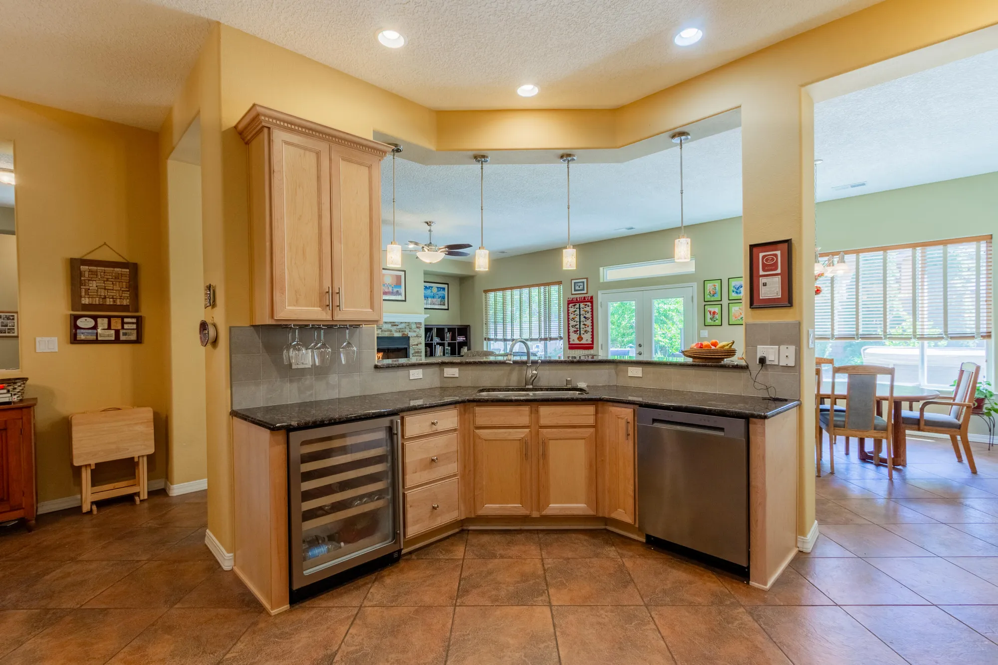 Property Slideshow image 14 of 35 | 301 zuni river cir, Los Lunas, NM, 87031