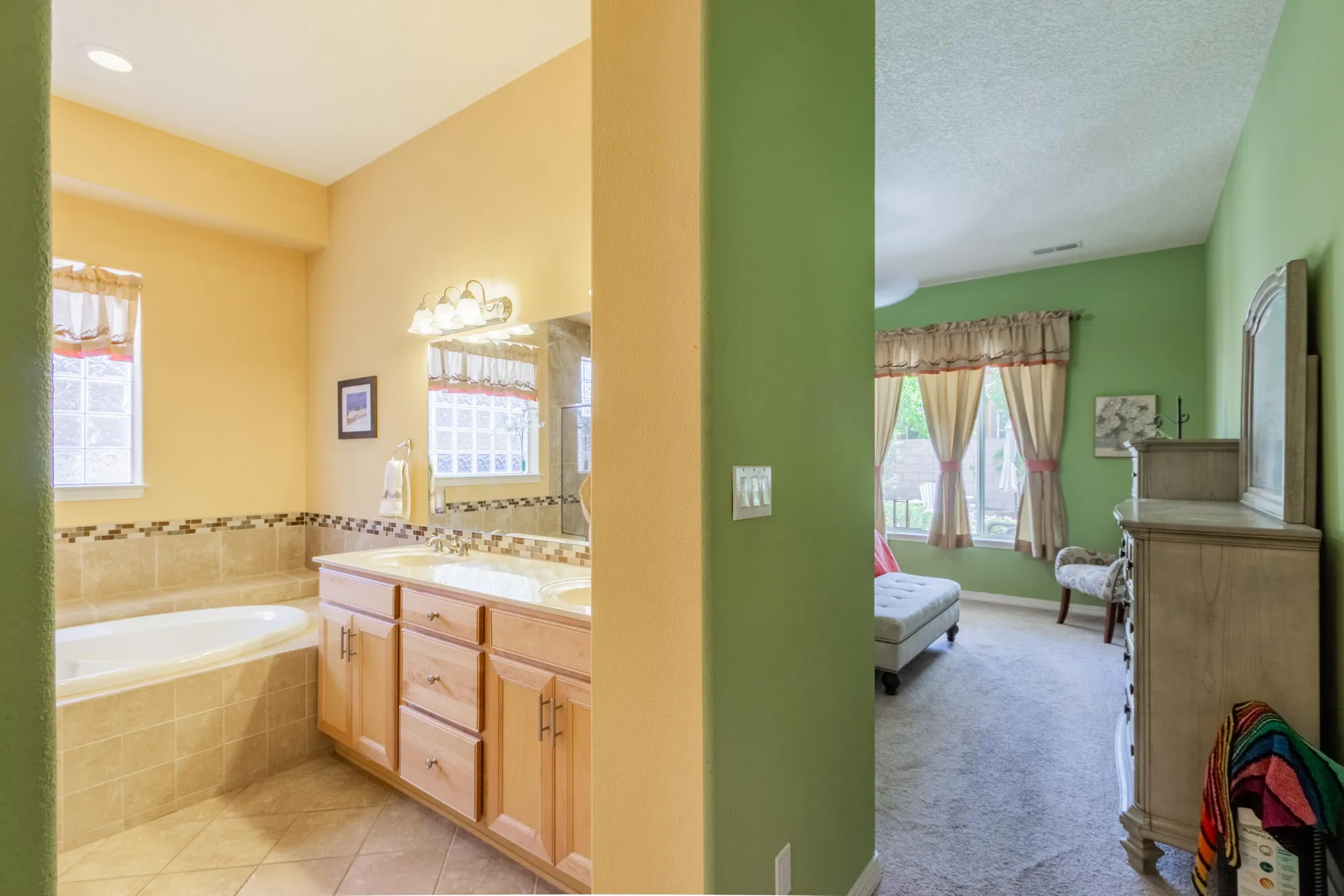 Property Slideshow image 17 of 35 | 301 zuni river cir, Los Lunas, NM, 87031