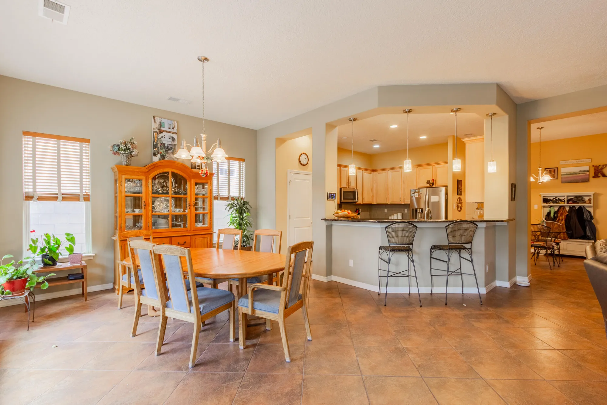 Property Slideshow image 10 of 35 | 301 zuni river cir, Los Lunas, NM, 87031