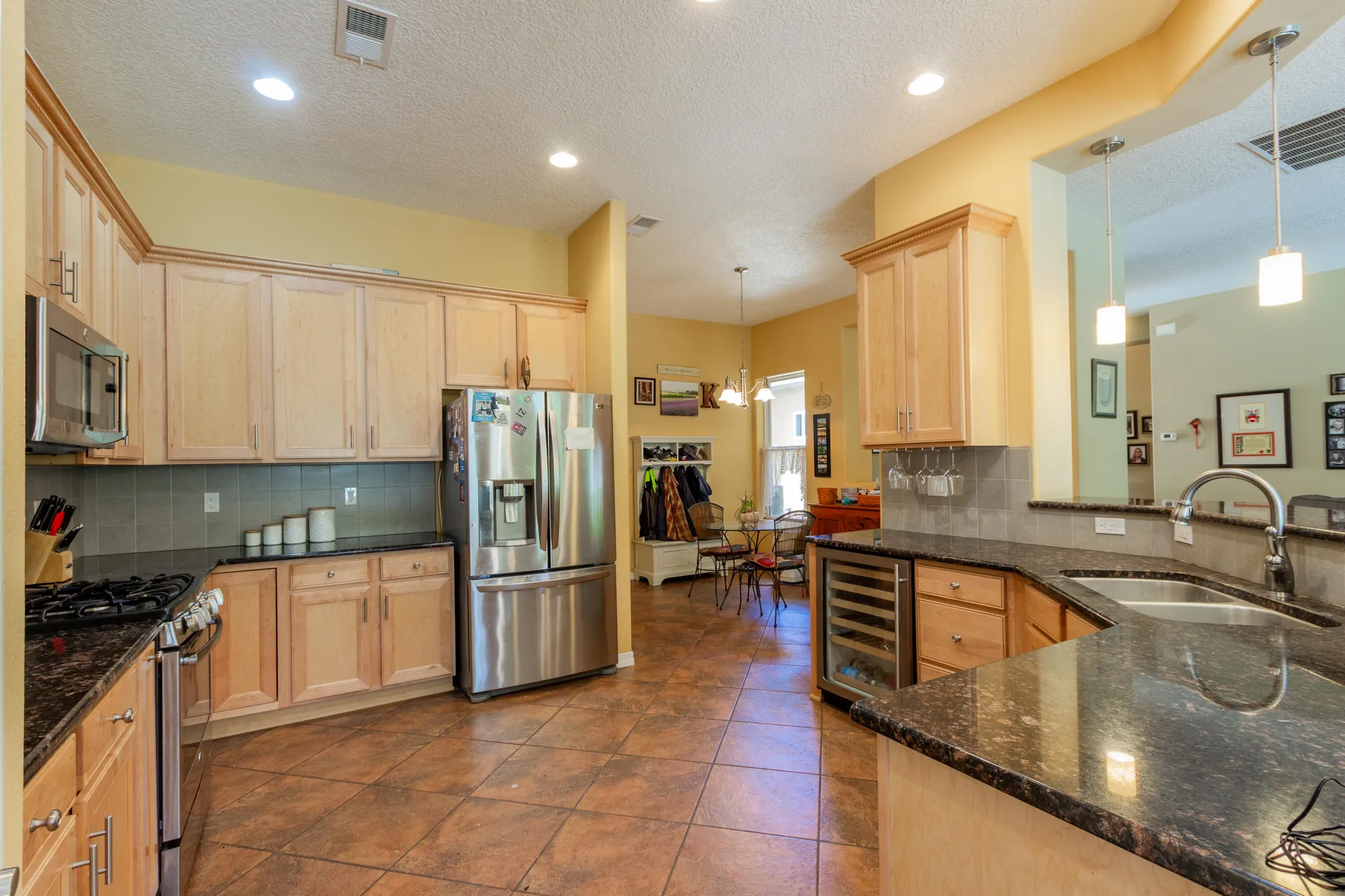 Property Slideshow image 12 of 35 | 301 zuni river cir, Los Lunas, NM, 87031