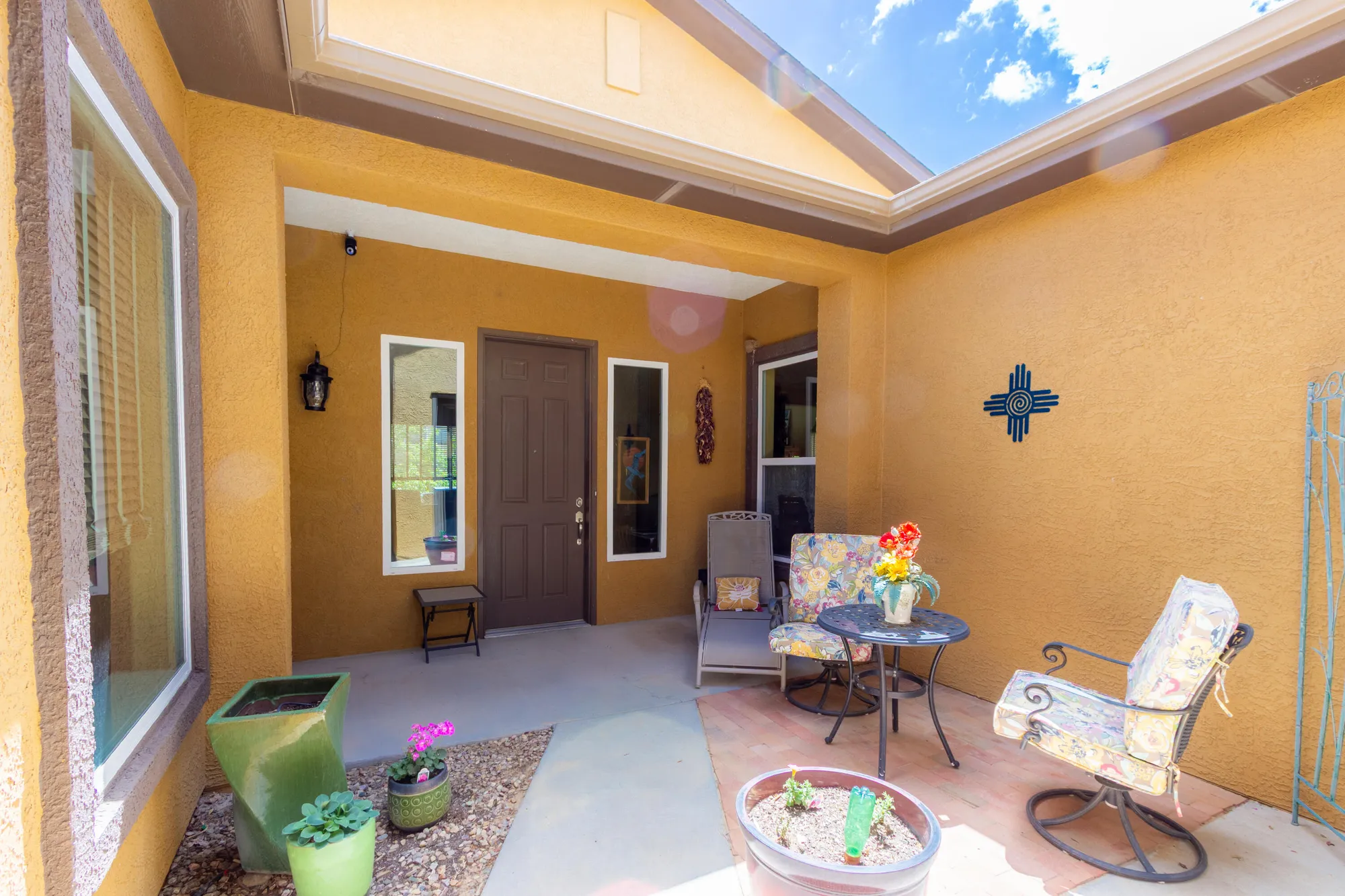 Property Slideshow image 5 of 35 | 301 zuni river cir, Los Lunas, NM, 87031