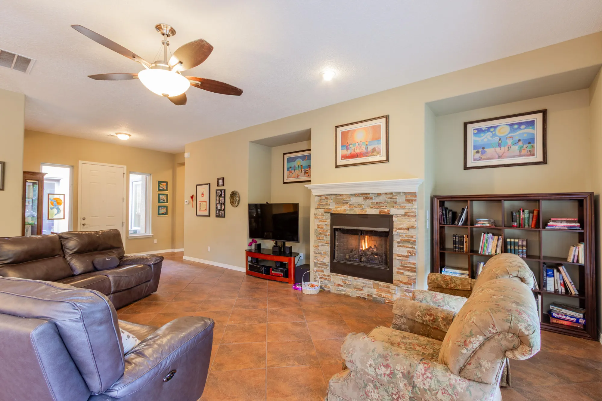 Property Slideshow image 9 of 35 | 301 zuni river cir, Los Lunas, NM, 87031