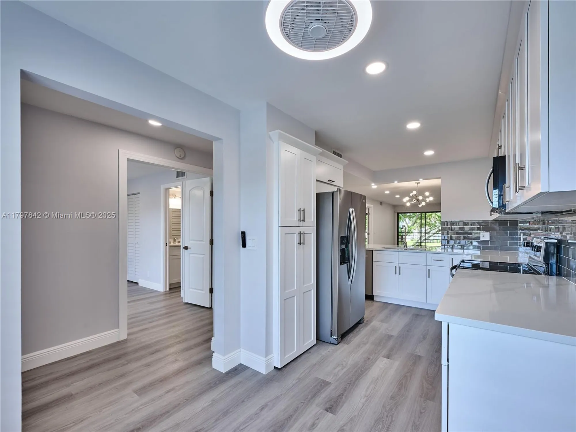 Property Slideshow image 16 of 76 | 5380 cedar lake dr 204, Boynton Beach, FL, 33437