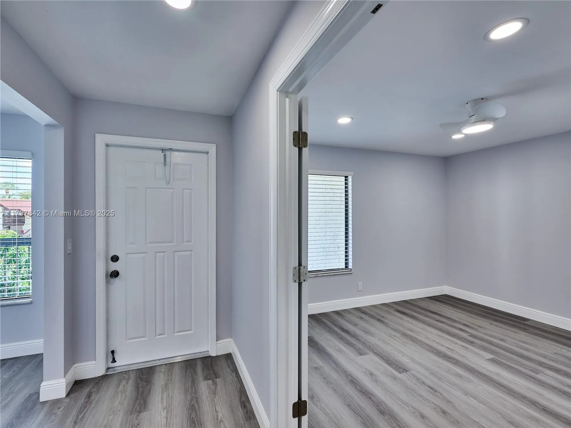 Property Slideshow image 17 of 76 | 5380 cedar lake dr 204, Boynton Beach, FL, 33437