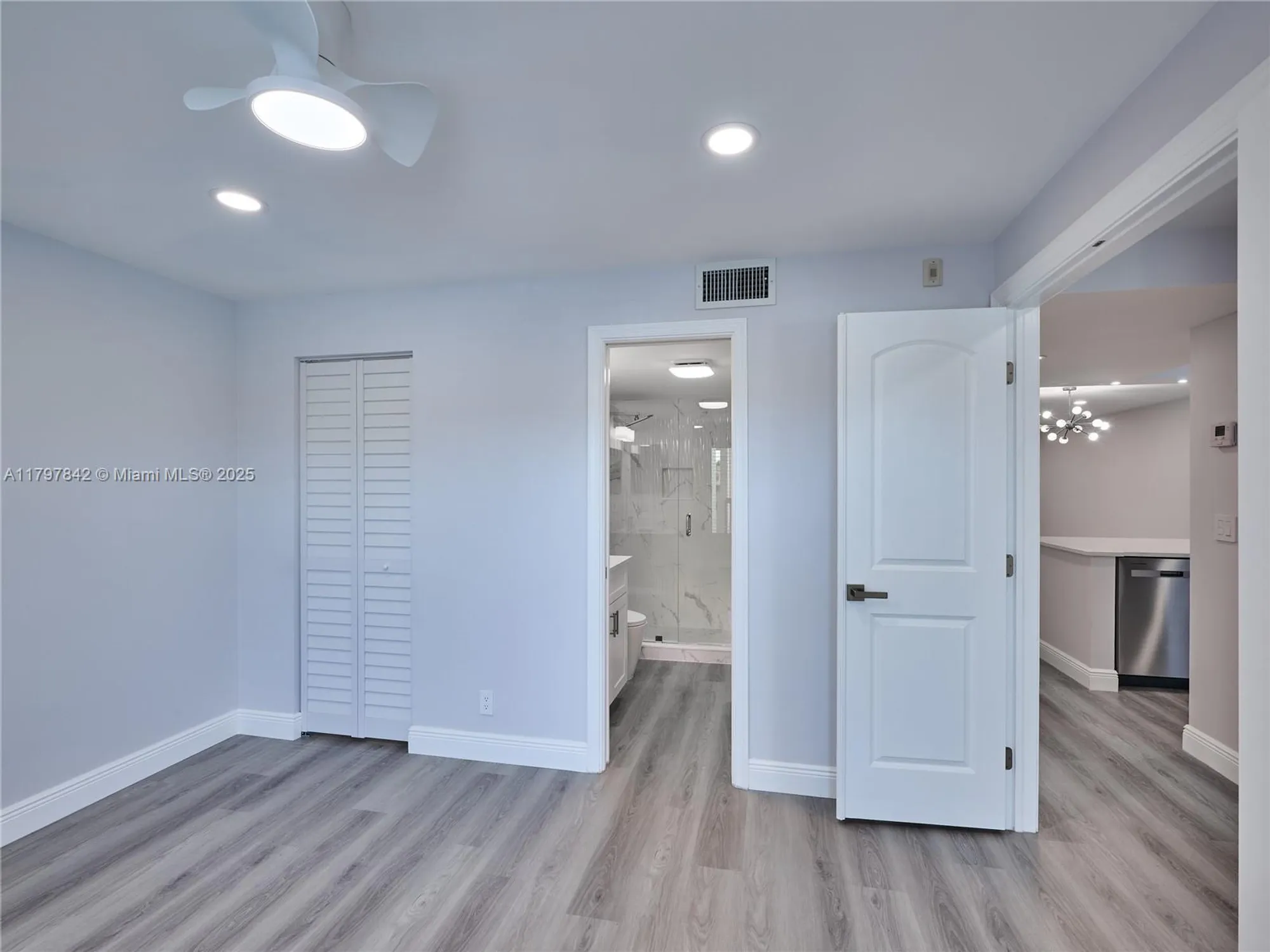Property Slideshow image 19 of 76 | 5380 cedar lake dr 204, Boynton Beach, FL, 33437