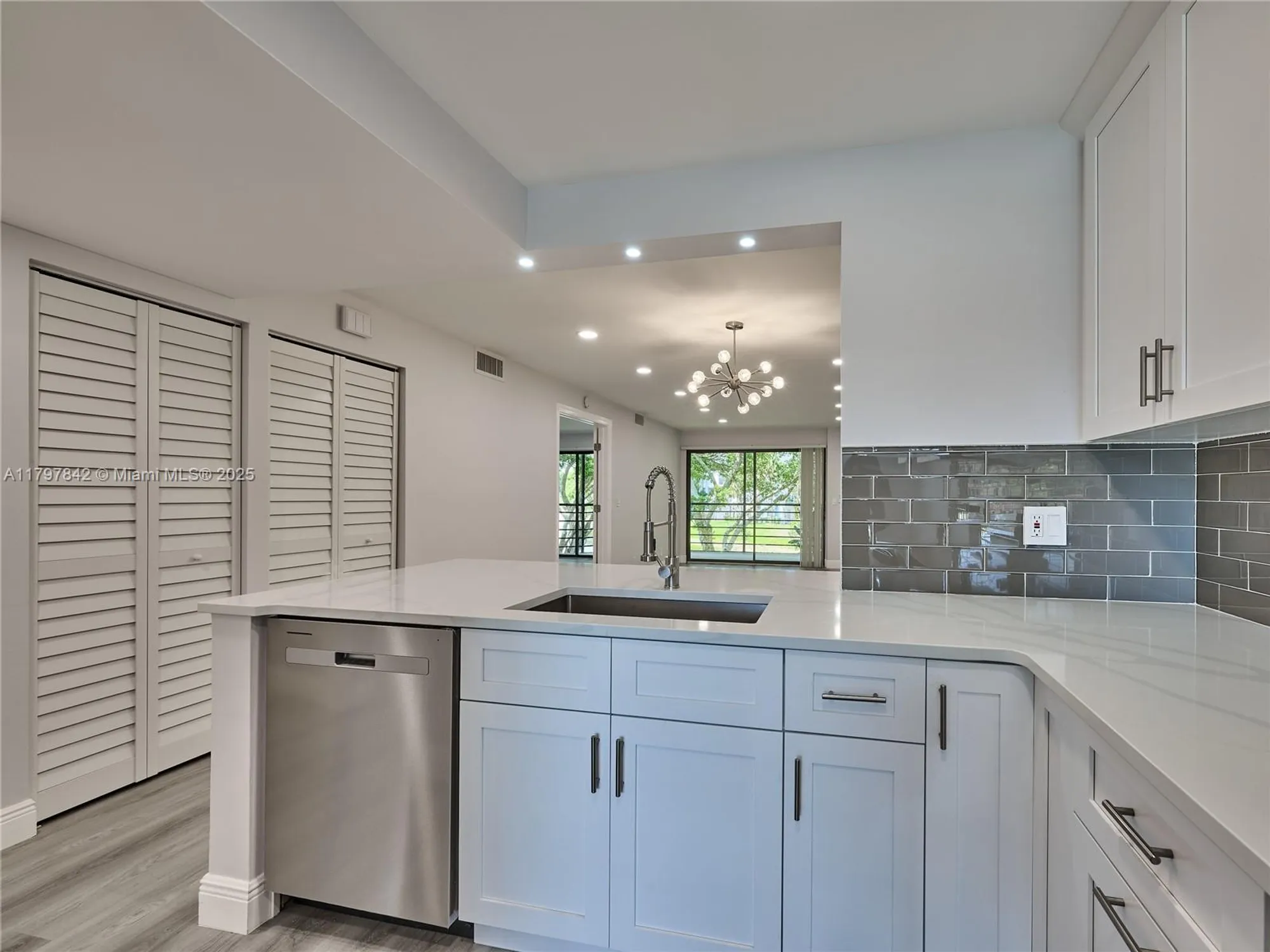 Property Slideshow image 31 of 76 | 5380 cedar lake dr 204, Boynton Beach, FL, 33437