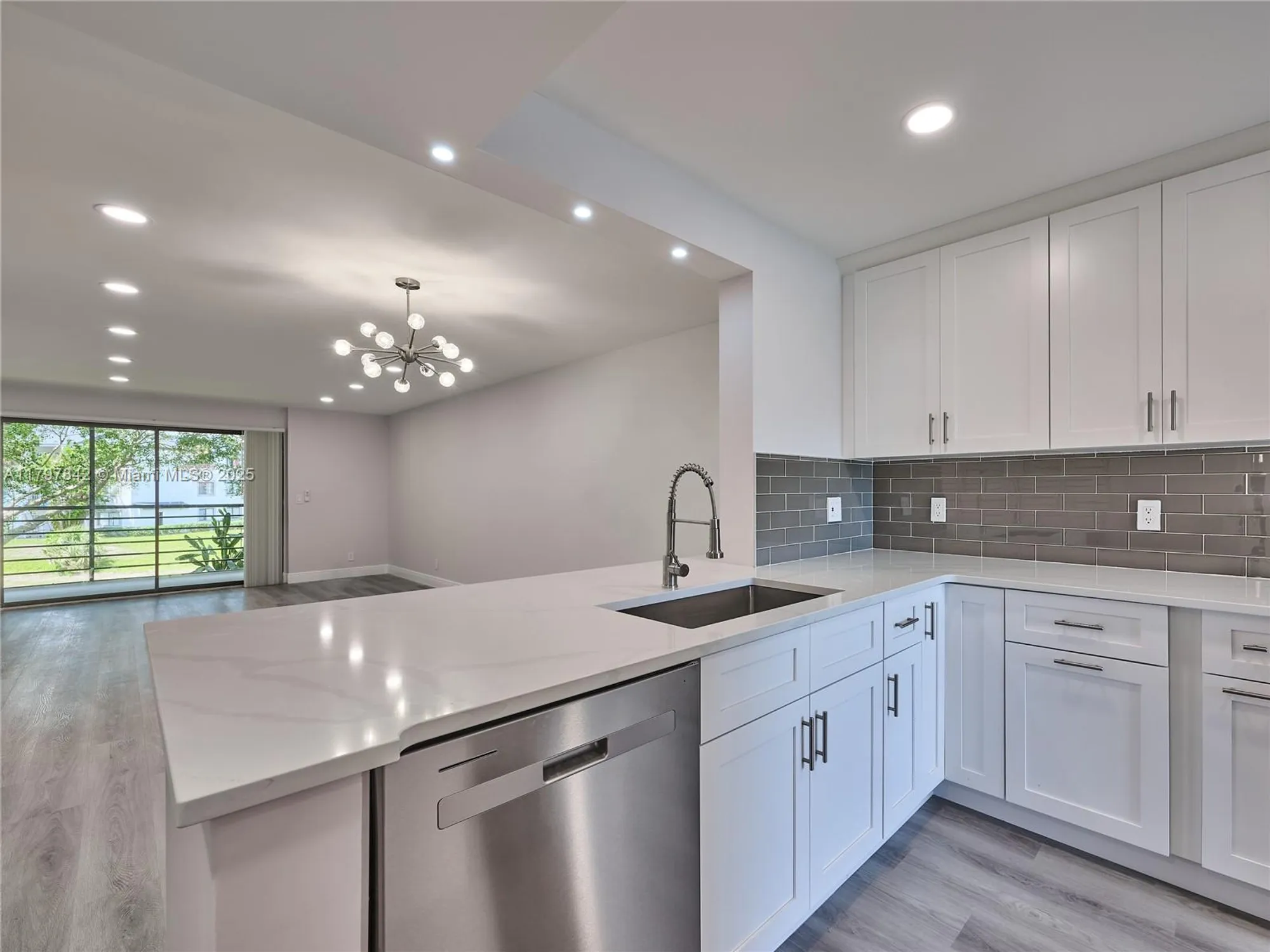 Property Slideshow image 33 of 76 | 5380 cedar lake dr 204, Boynton Beach, FL, 33437