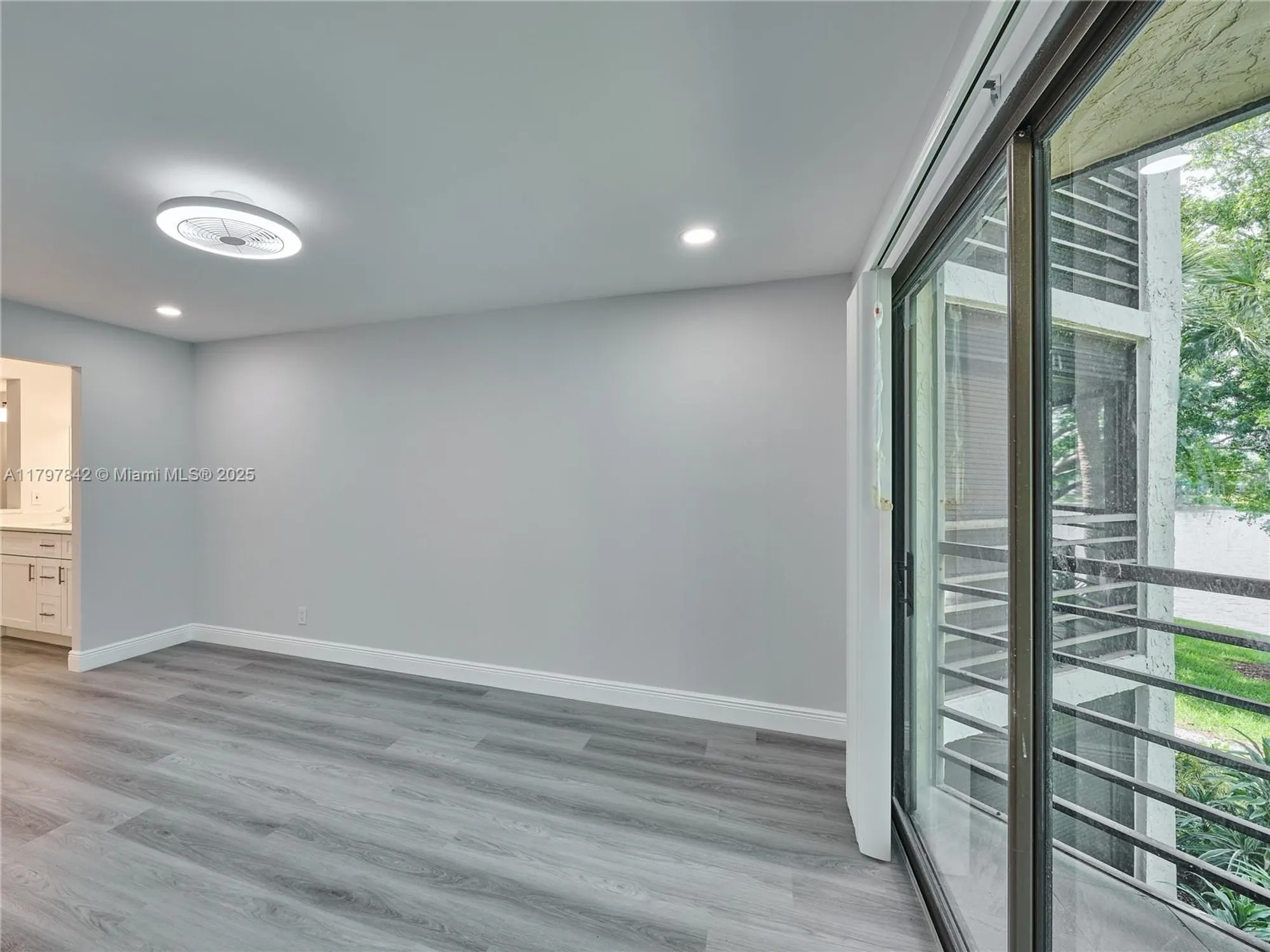 Property Slideshow image 54 of 76 | 5380 cedar lake dr 204, Boynton Beach, FL, 33437