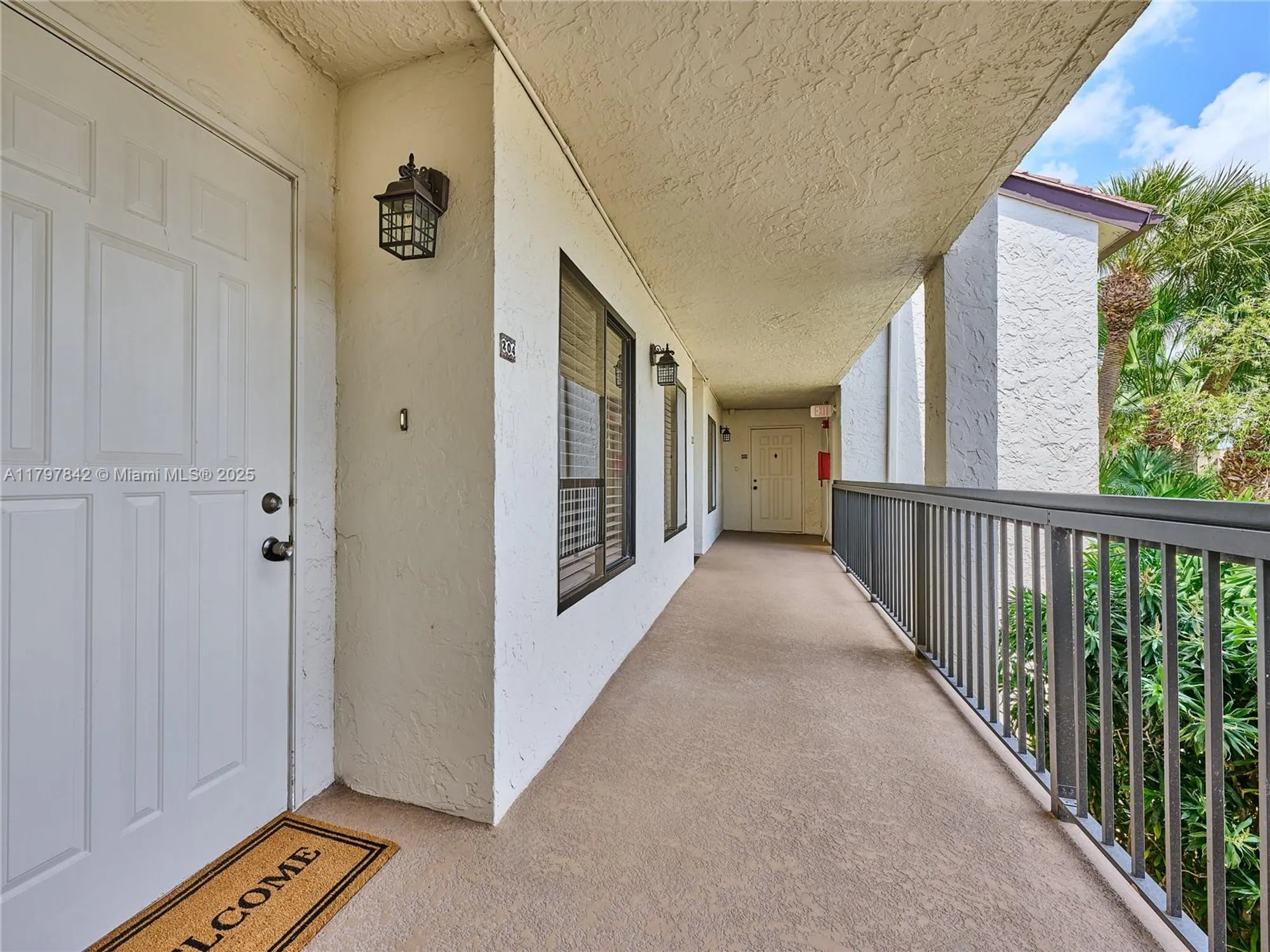 Property Slideshow image 5 of 76 | 5380 cedar lake dr 204, Boynton Beach, FL, 33437