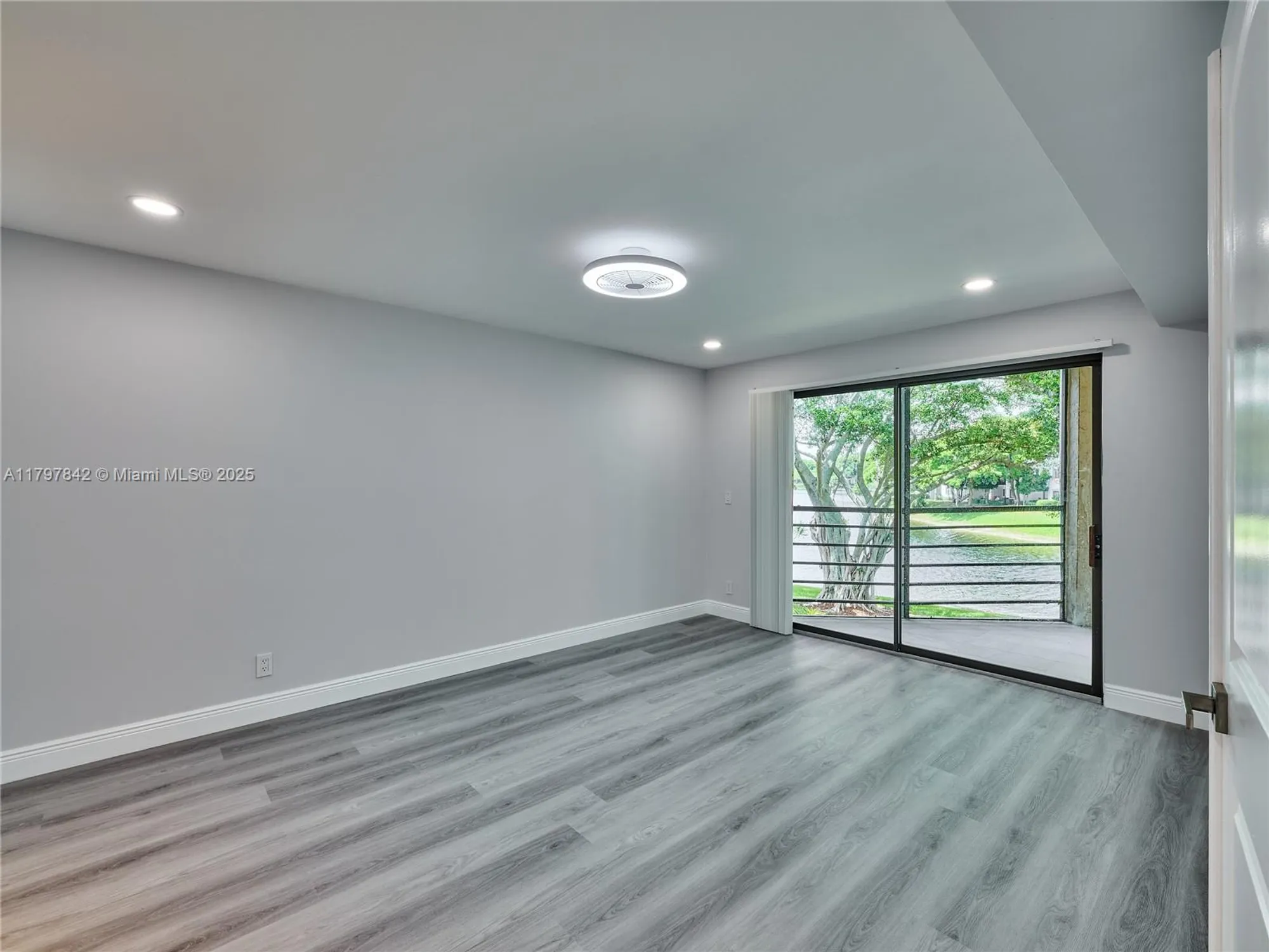 Property Slideshow image 51 of 76 | 5380 cedar lake dr 204, Boynton Beach, FL, 33437