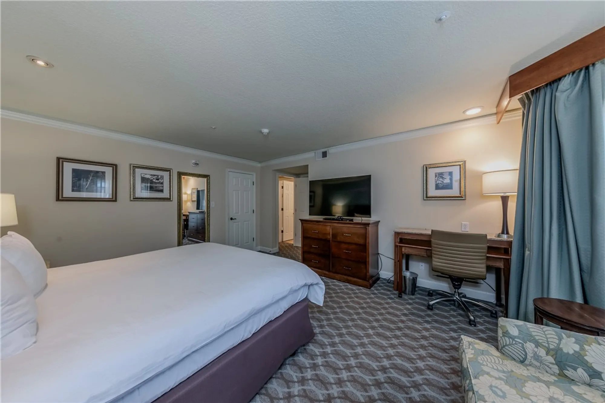 Property Slideshow image 11 of 27 | 709 graves ordinary, Williamsburg, VA, 23185