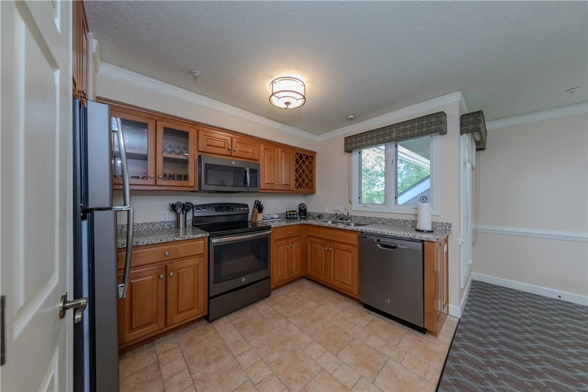 Property Slideshow image 7 of 27 | 709 graves ordinary, Williamsburg, VA, 23185