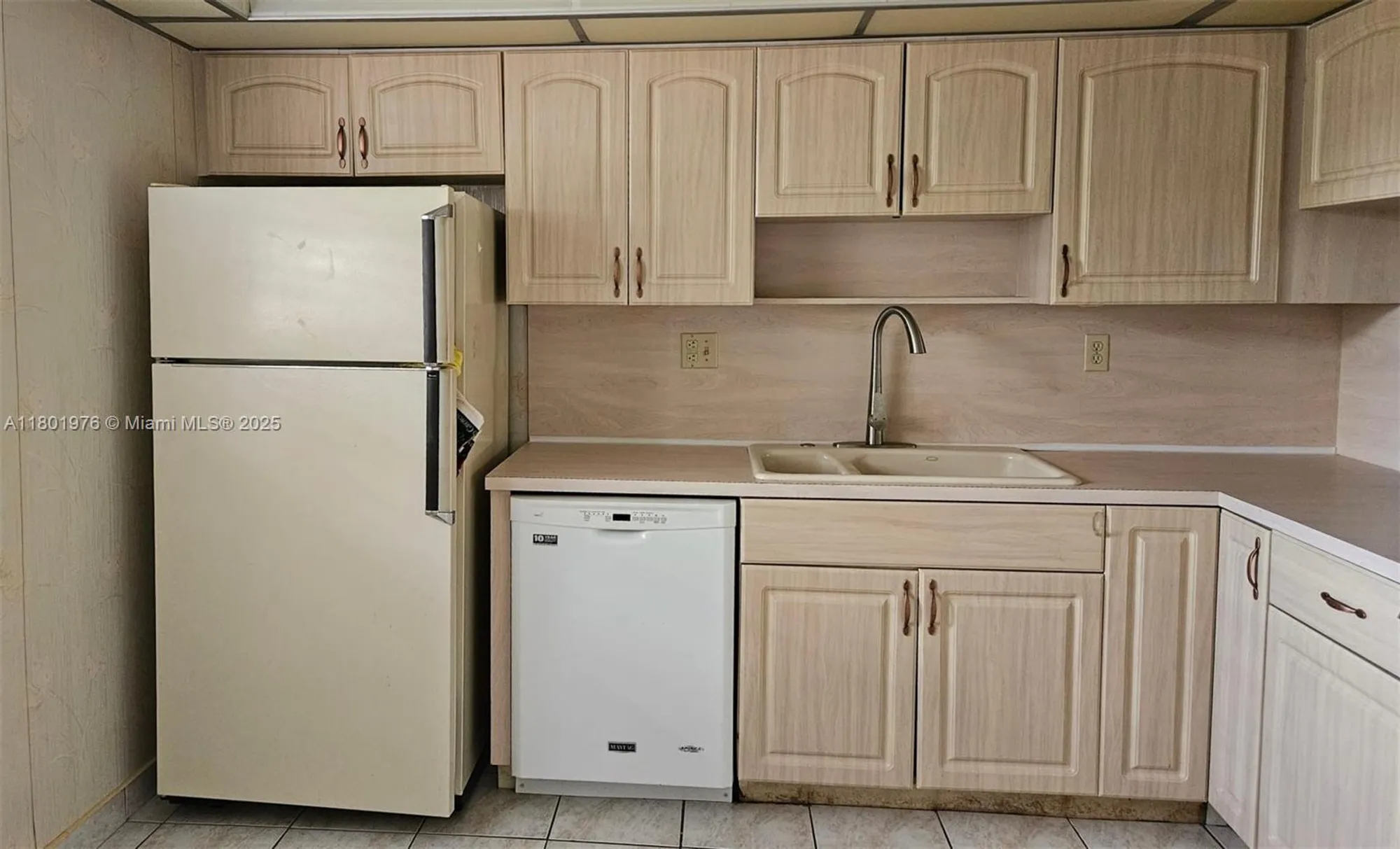 Property Slideshow image 3 of 13 | 4940 e sabal palm blvd 312, Tamarac, FL, 33319