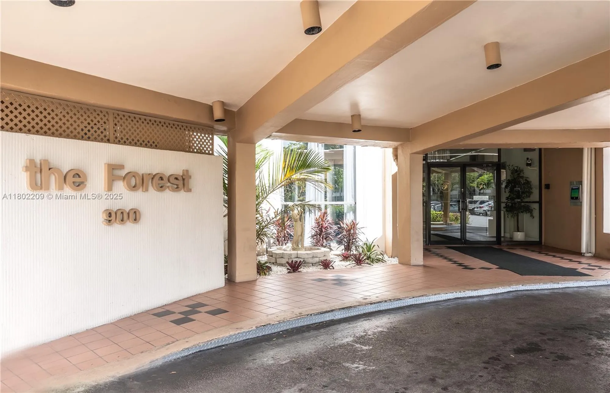 Property Slideshow image 24 of 26 | 900 saint charles pl apt 621, Pembroke Pines, FL, 33026