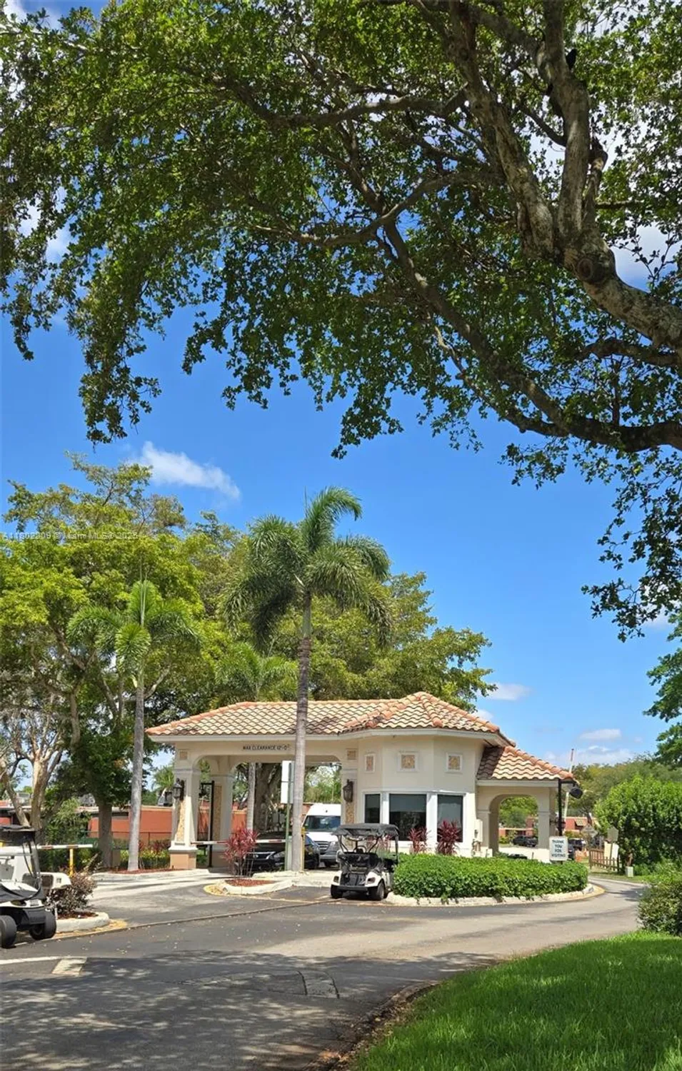 Property Slideshow image 21 of 26 | 900 saint charles pl apt 621, Pembroke Pines, FL, 33026