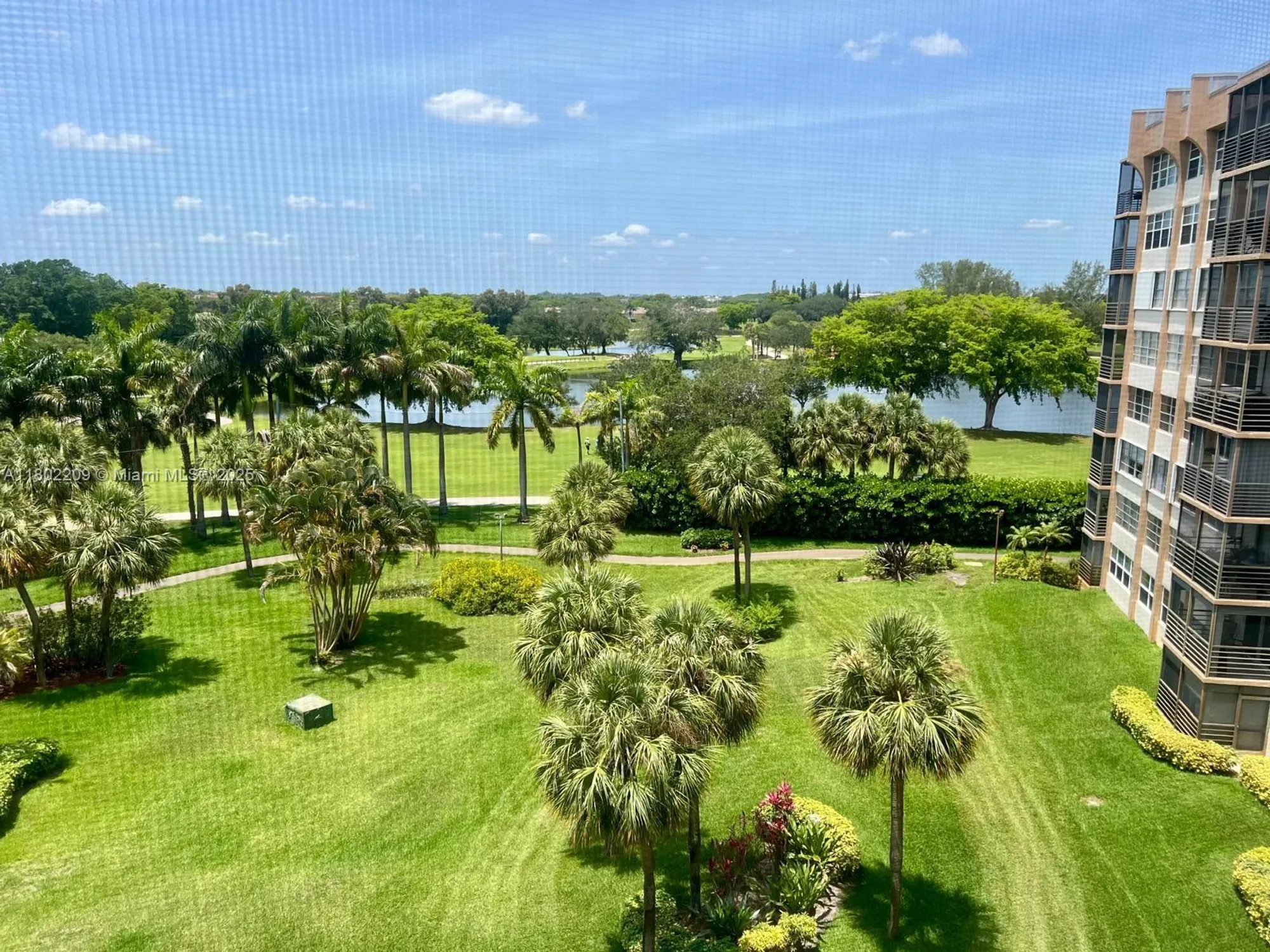 Property Slideshow image 22 of 26 | 900 saint charles pl apt 621, Pembroke Pines, FL, 33026