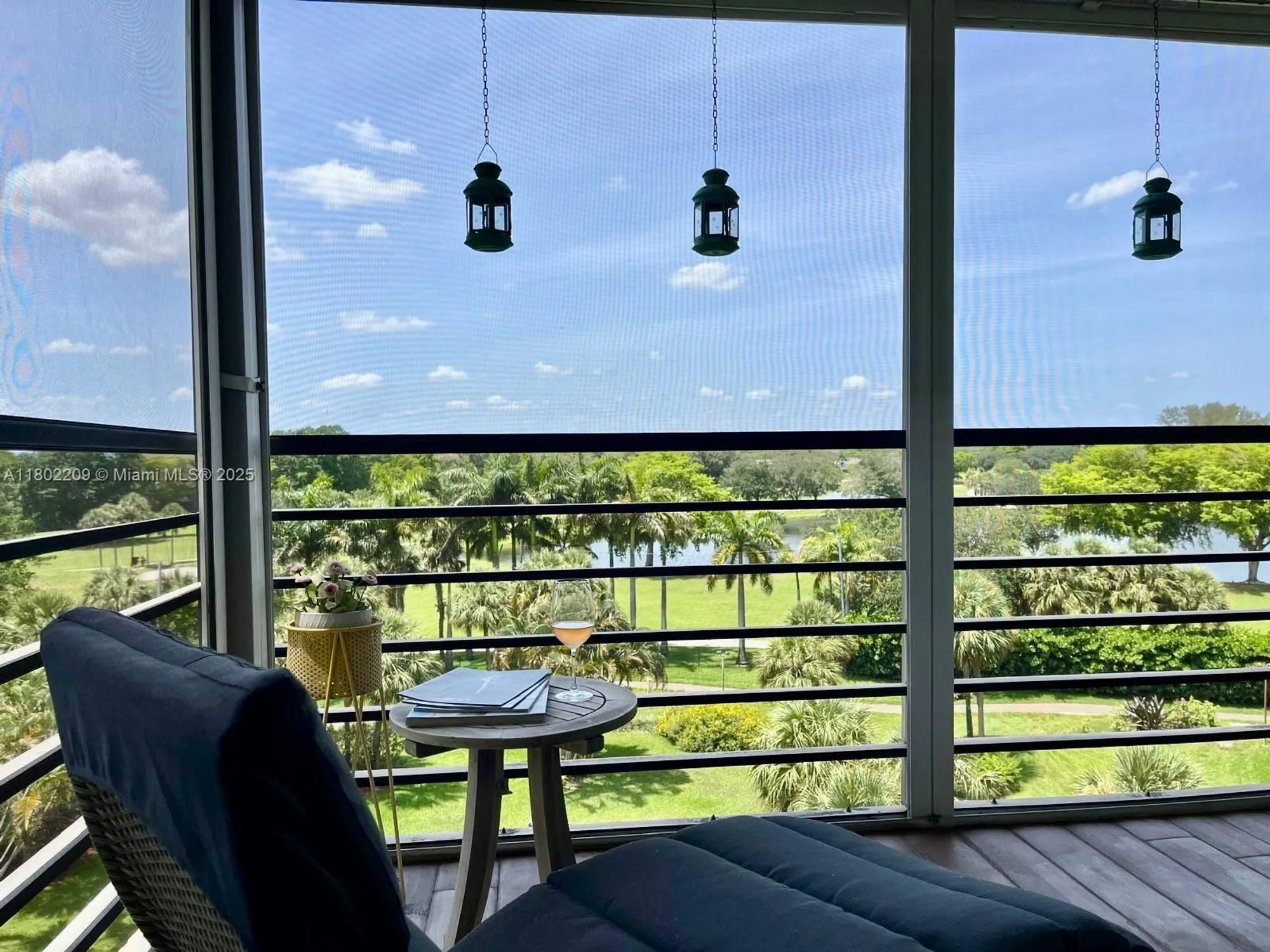 Property Slideshow image 4 of 26 | 900 saint charles pl apt 621, Pembroke Pines, FL, 33026