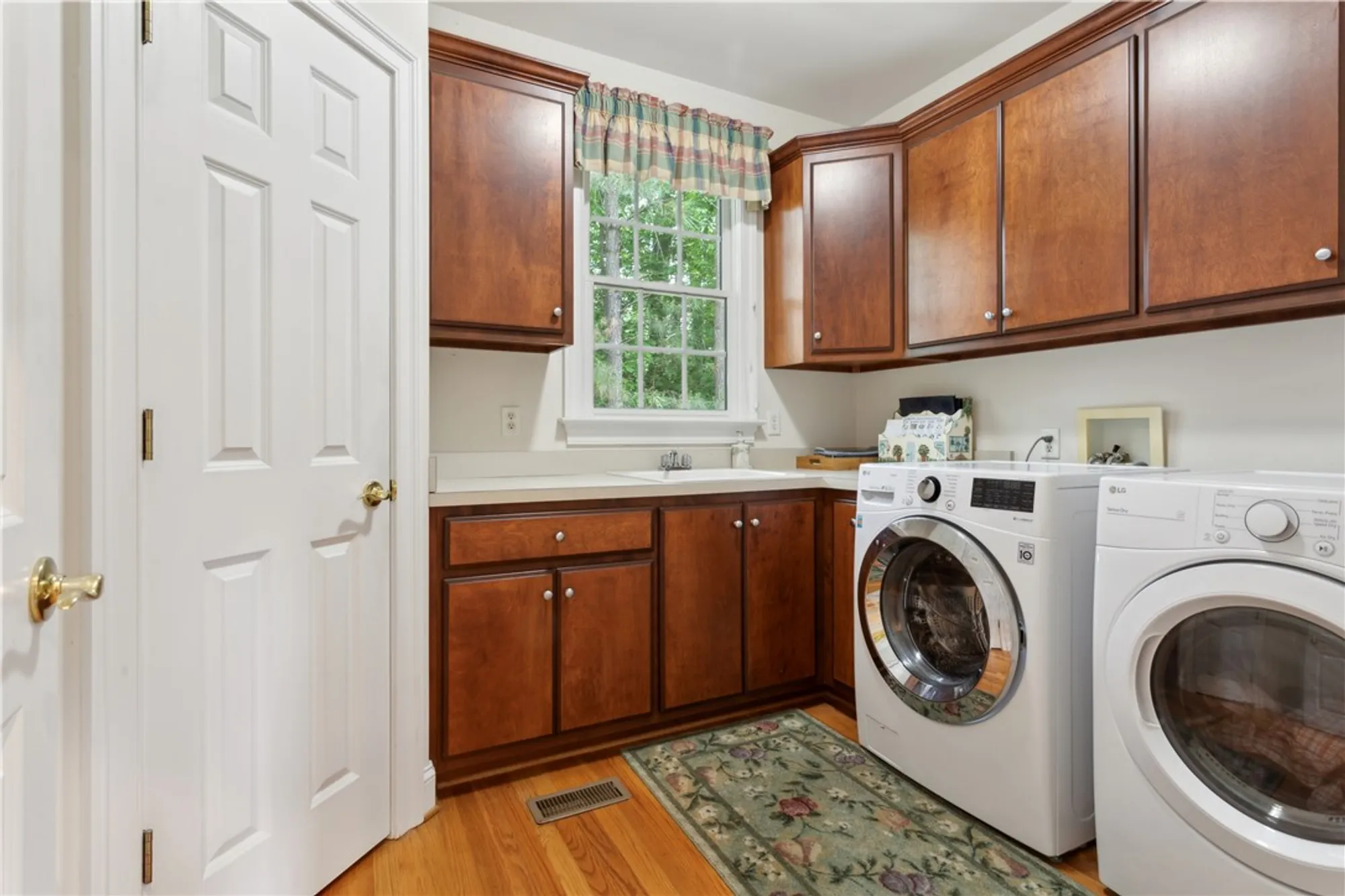 Property Slideshow image 16 of 45 | 3005 river reach, Williamsburg, VA, 23185