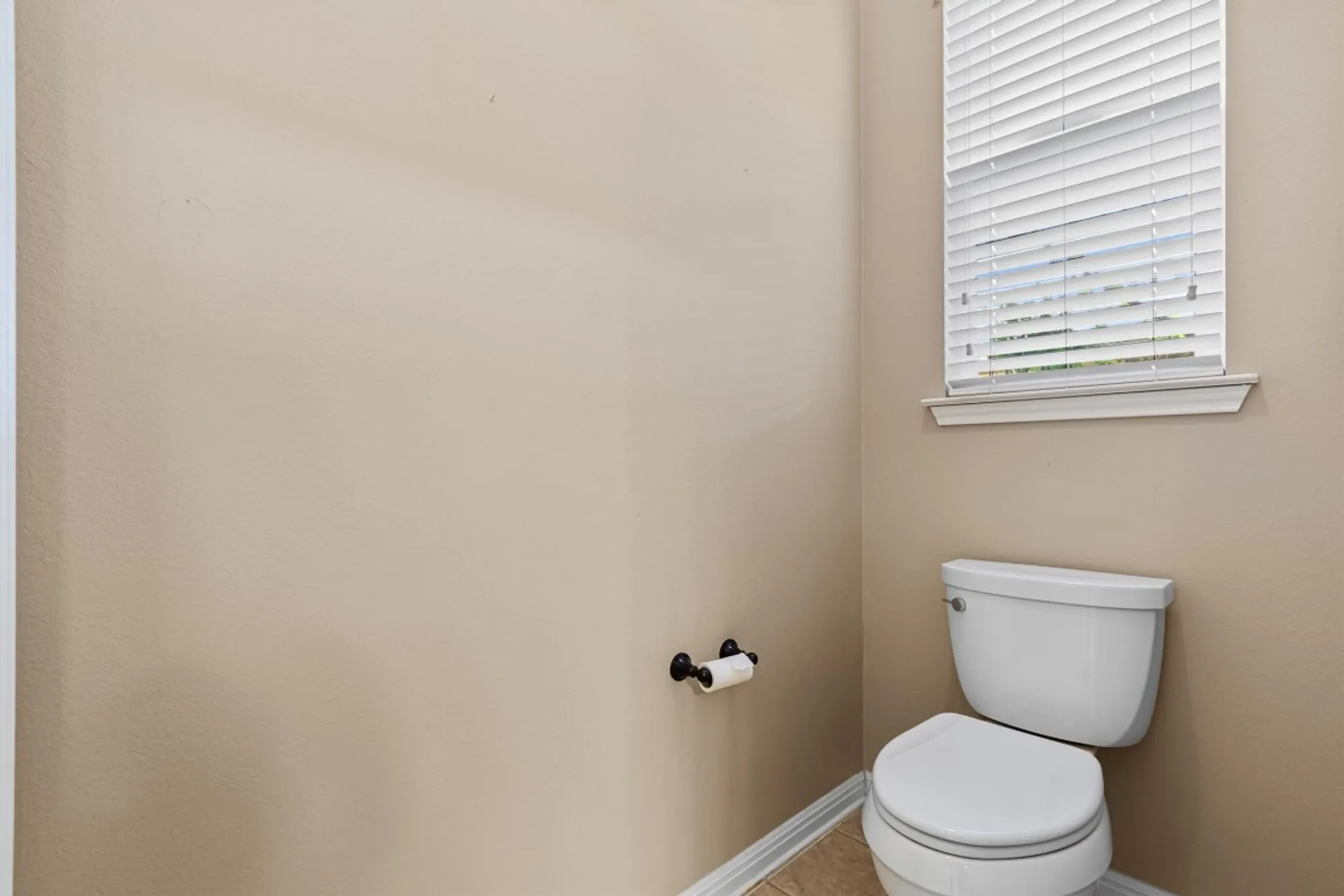 Property Slideshow image 14 of 38 | 409 rio grande loop, Georgetown, TX, 78633