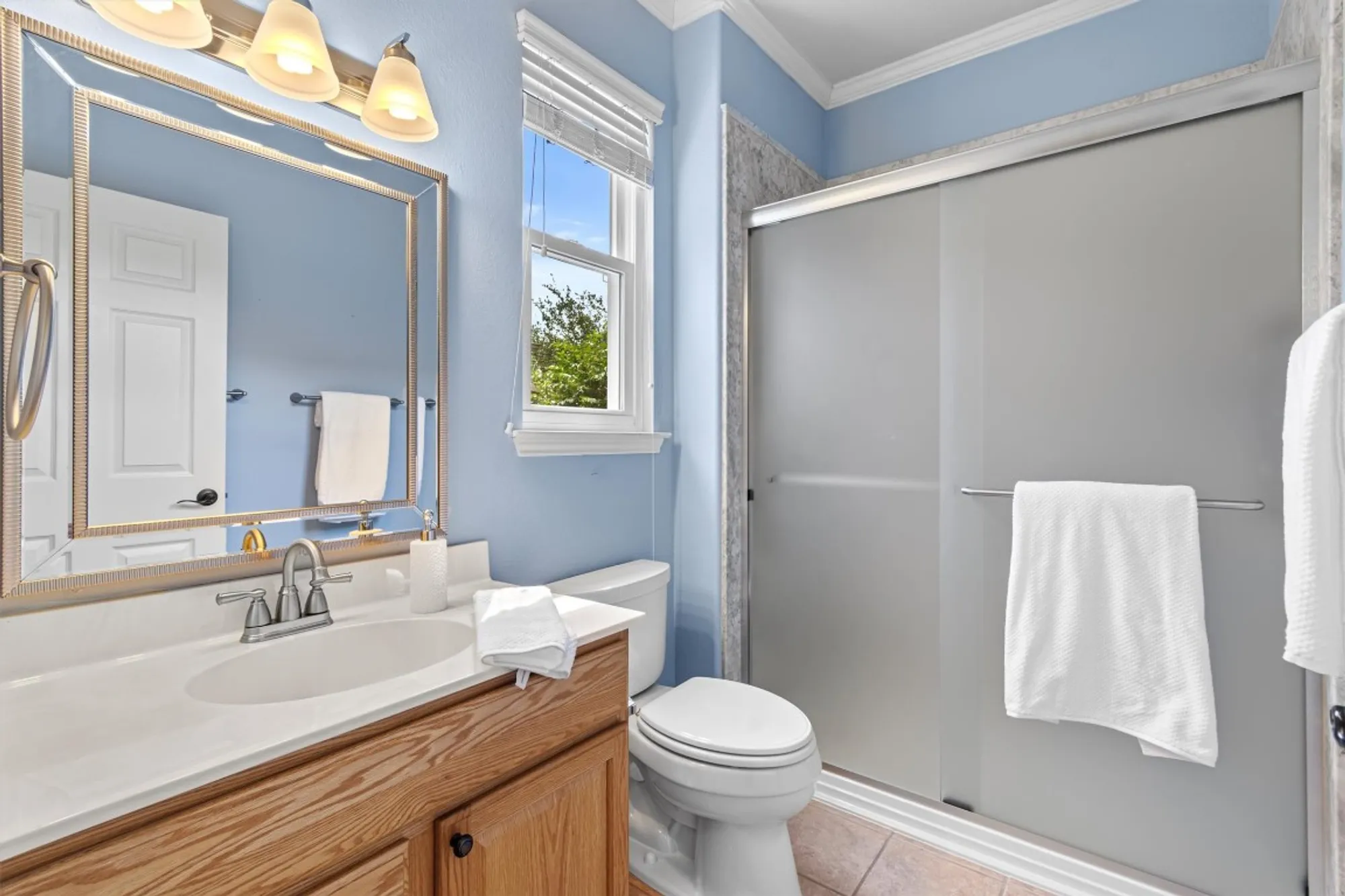 Property Slideshow image 17 of 38 | 409 rio grande loop, Georgetown, TX, 78633