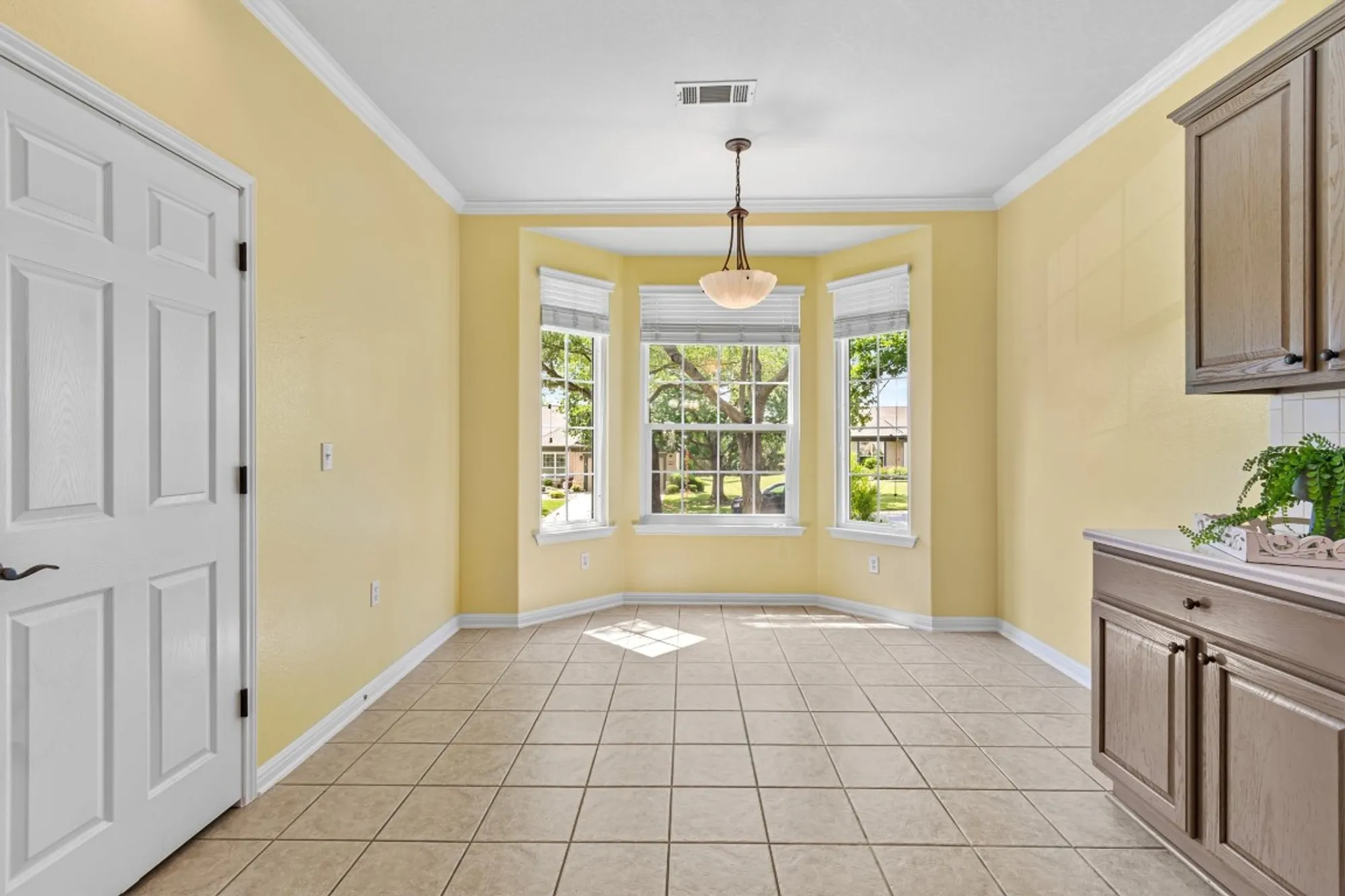 Property Slideshow image 24 of 38 | 409 rio grande loop, Georgetown, TX, 78633