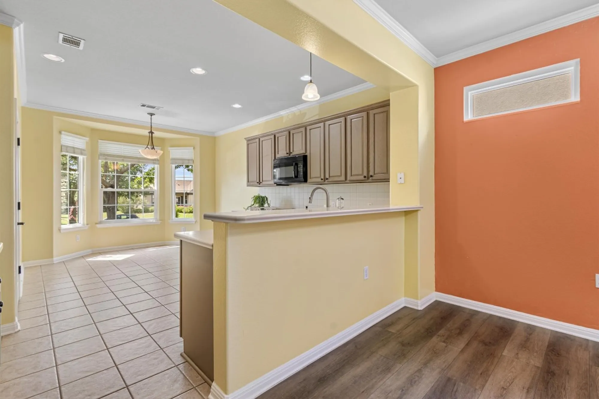 Property Slideshow image 26 of 38 | 409 rio grande loop, Georgetown, TX, 78633