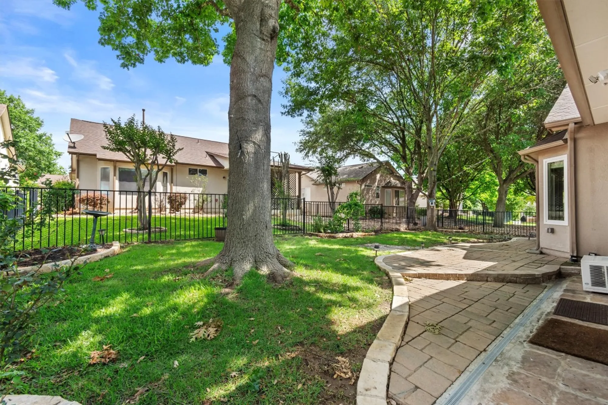 Property Slideshow image 29 of 38 | 409 rio grande loop, Georgetown, TX, 78633