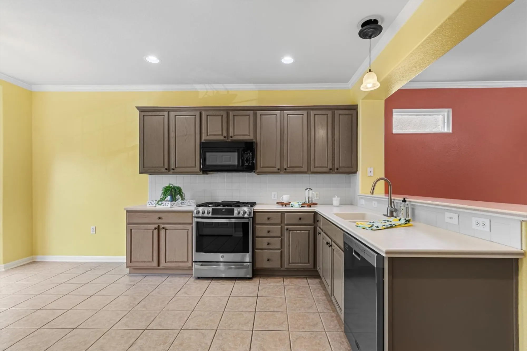 Property Slideshow image 20 of 38 | 409 rio grande loop, Georgetown, TX, 78633