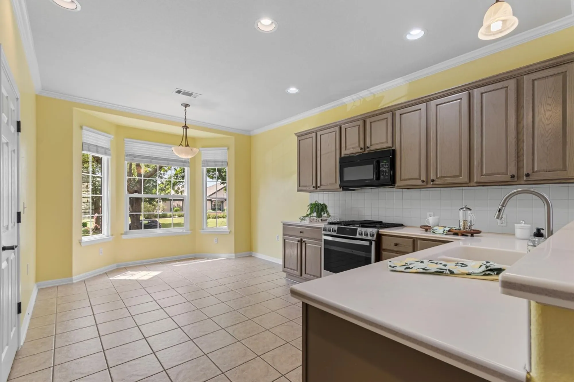 Property Slideshow image 21 of 38 | 409 rio grande loop, Georgetown, TX, 78633