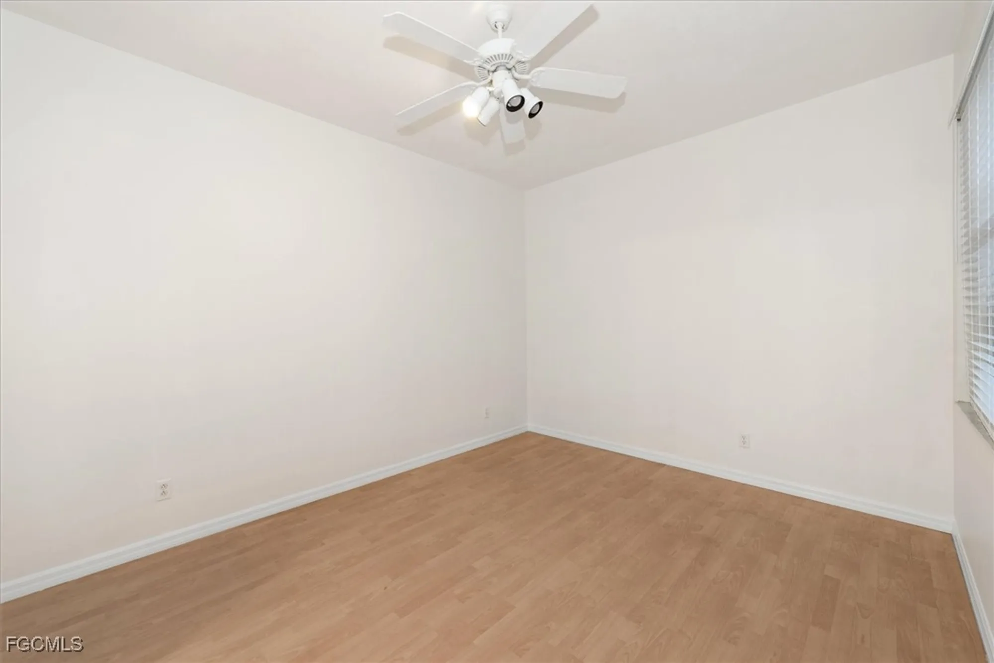 Property Slideshow image 17 of 30 | 14111 brant point cir 2106, Fort Myers, FL, 33919