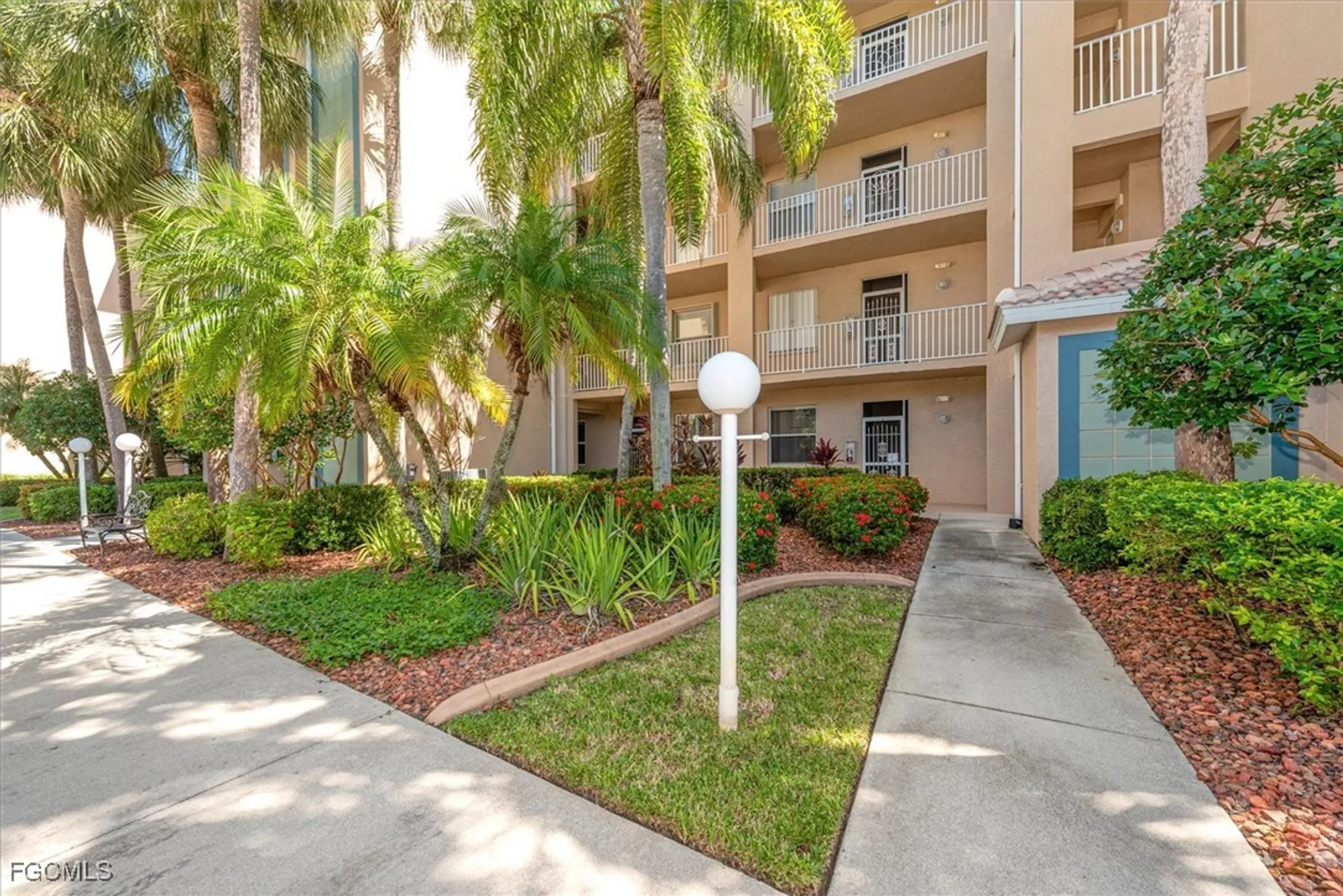 Property Slideshow image 2 of 30 | 14111 brant point cir 2106, Fort Myers, FL, 33919