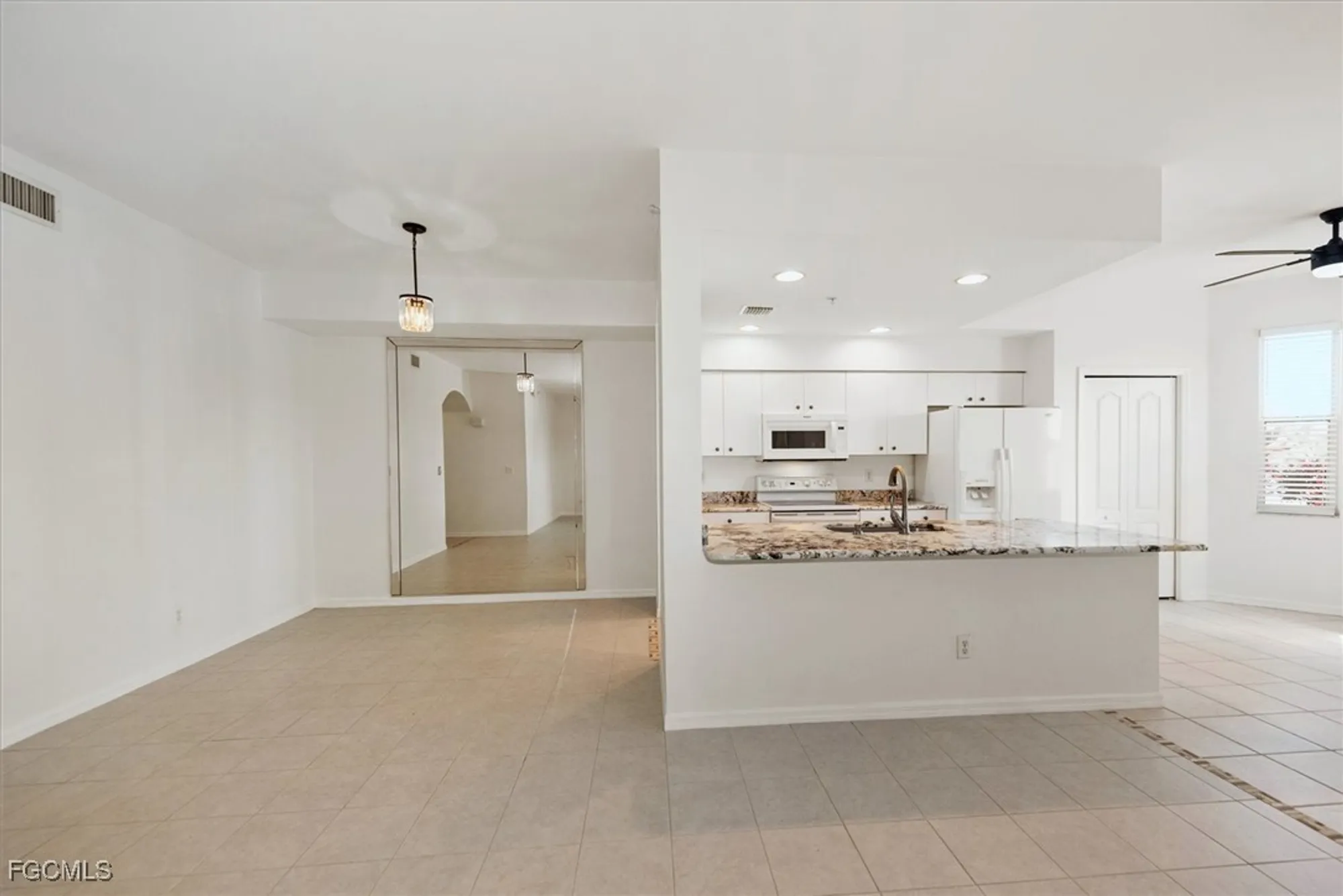 Property Slideshow image 8 of 30 | 14111 brant point cir 2106, Fort Myers, FL, 33919