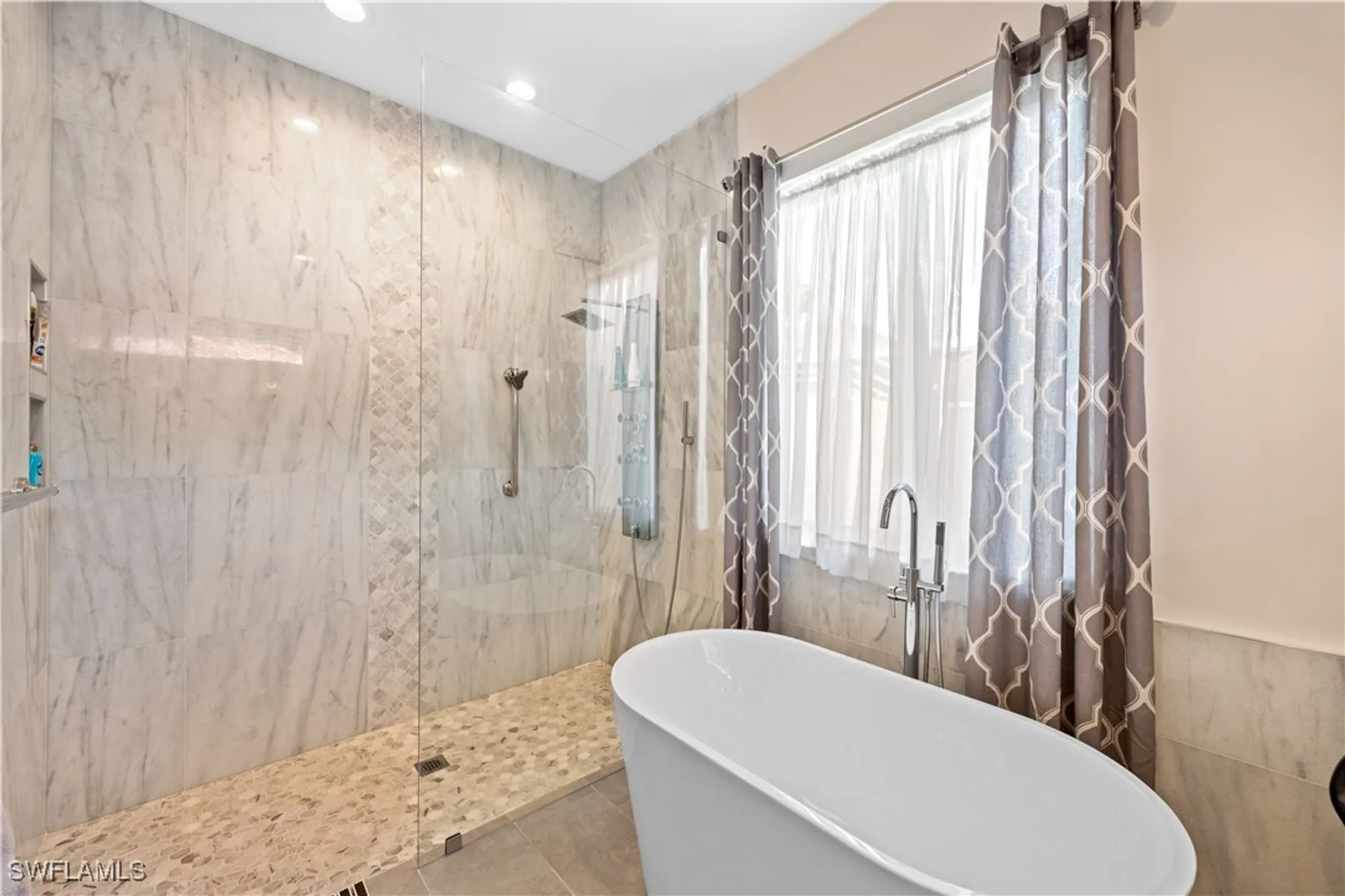 Property Slideshow image 23 of 34 | 222 monterey dr, Naples, FL, 34119