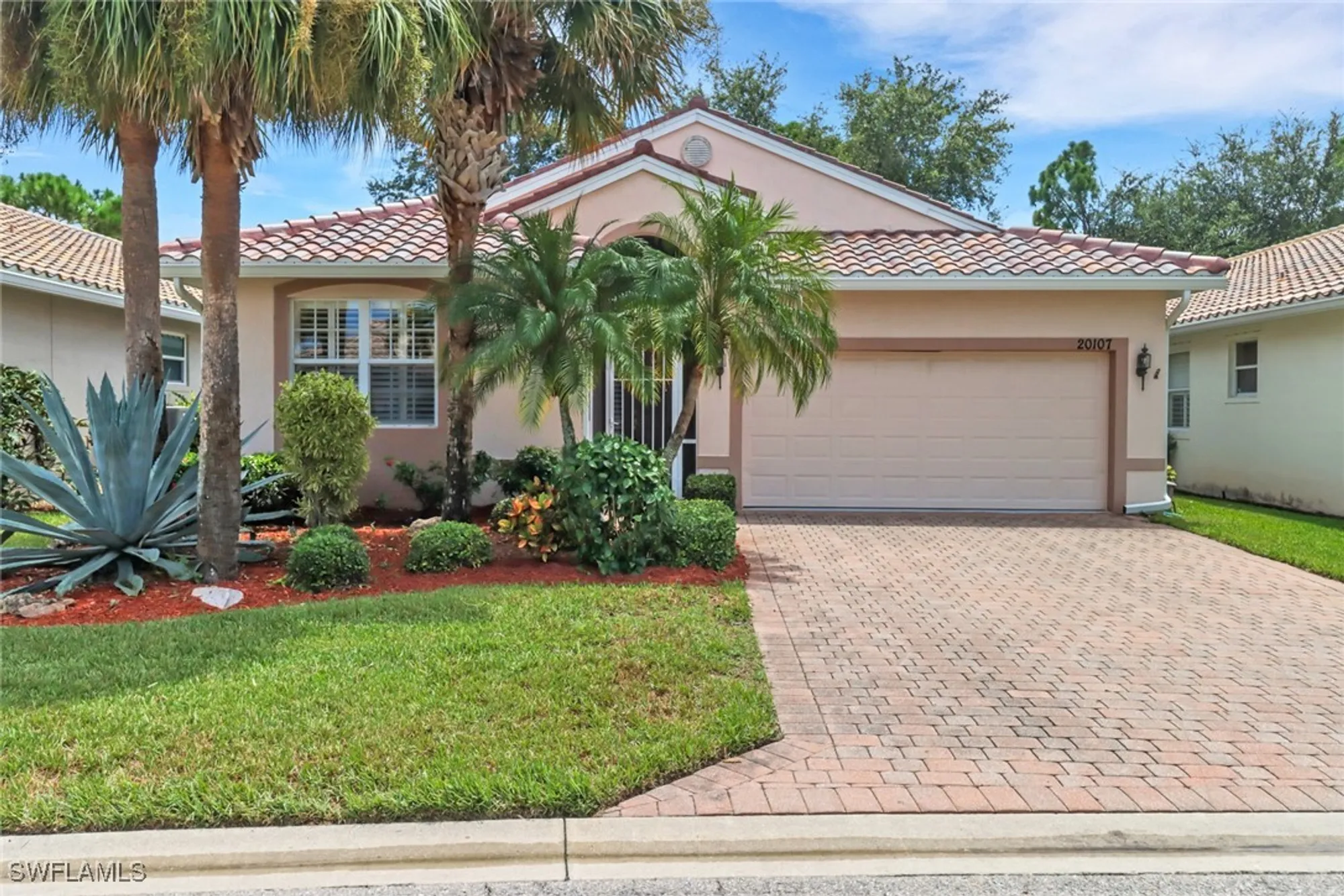 Property Slideshow image 10 of 45 | 20107 castlemaine ave, Estero, FL, 33928