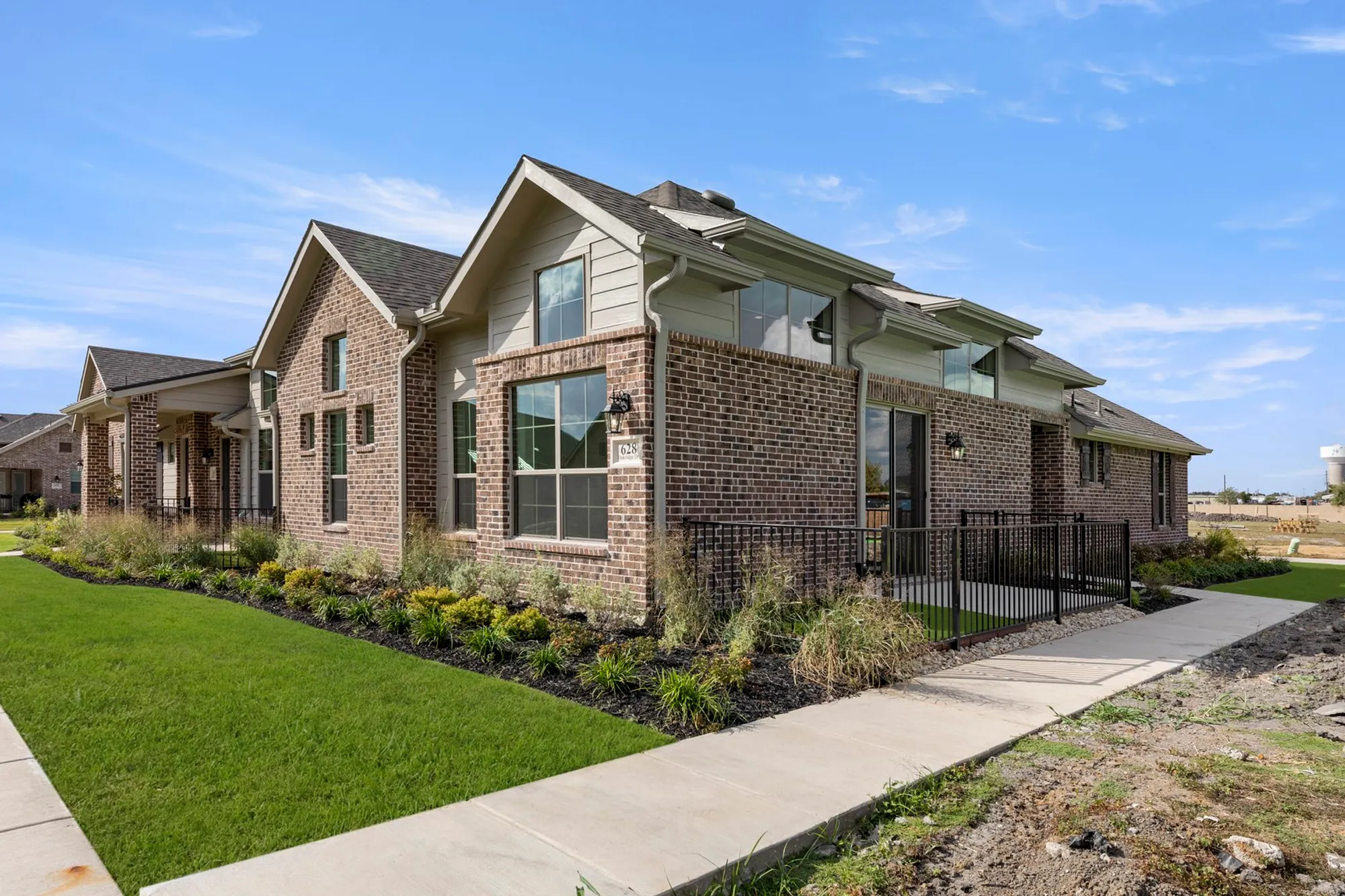 Property Slideshow image 2 of 27 | 628 oakridge dr, Wylie, TX, 75098