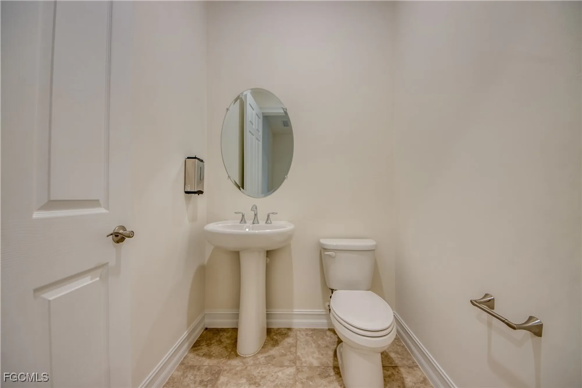 Property Slideshow image 25 of 49 | 3668 avenida del vera, North Fort Myers, FL, 33917
