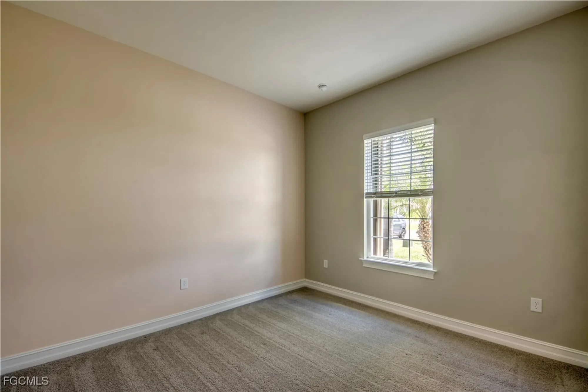 Property Slideshow image 22 of 49 | 3668 avenida del vera, North Fort Myers, FL, 33917