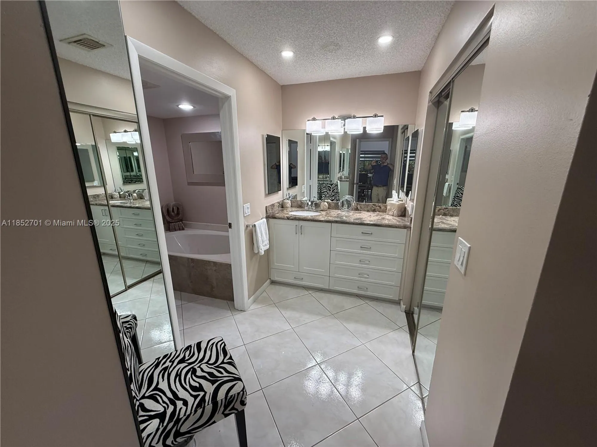 Property Slideshow image 15 of 34 | 21720 arriba real # 37-b, Boca Raton, FL, 33433