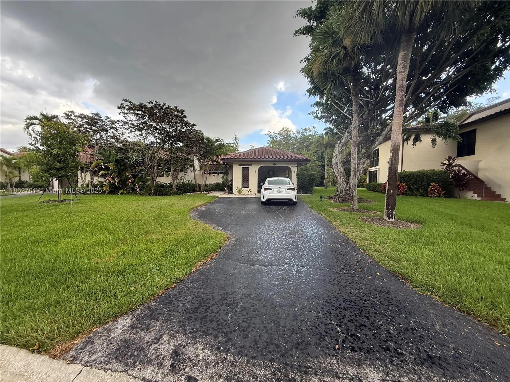 Property Slideshow image 2 of 34 | 21720 arriba real # 37-b, Boca Raton, FL, 33433