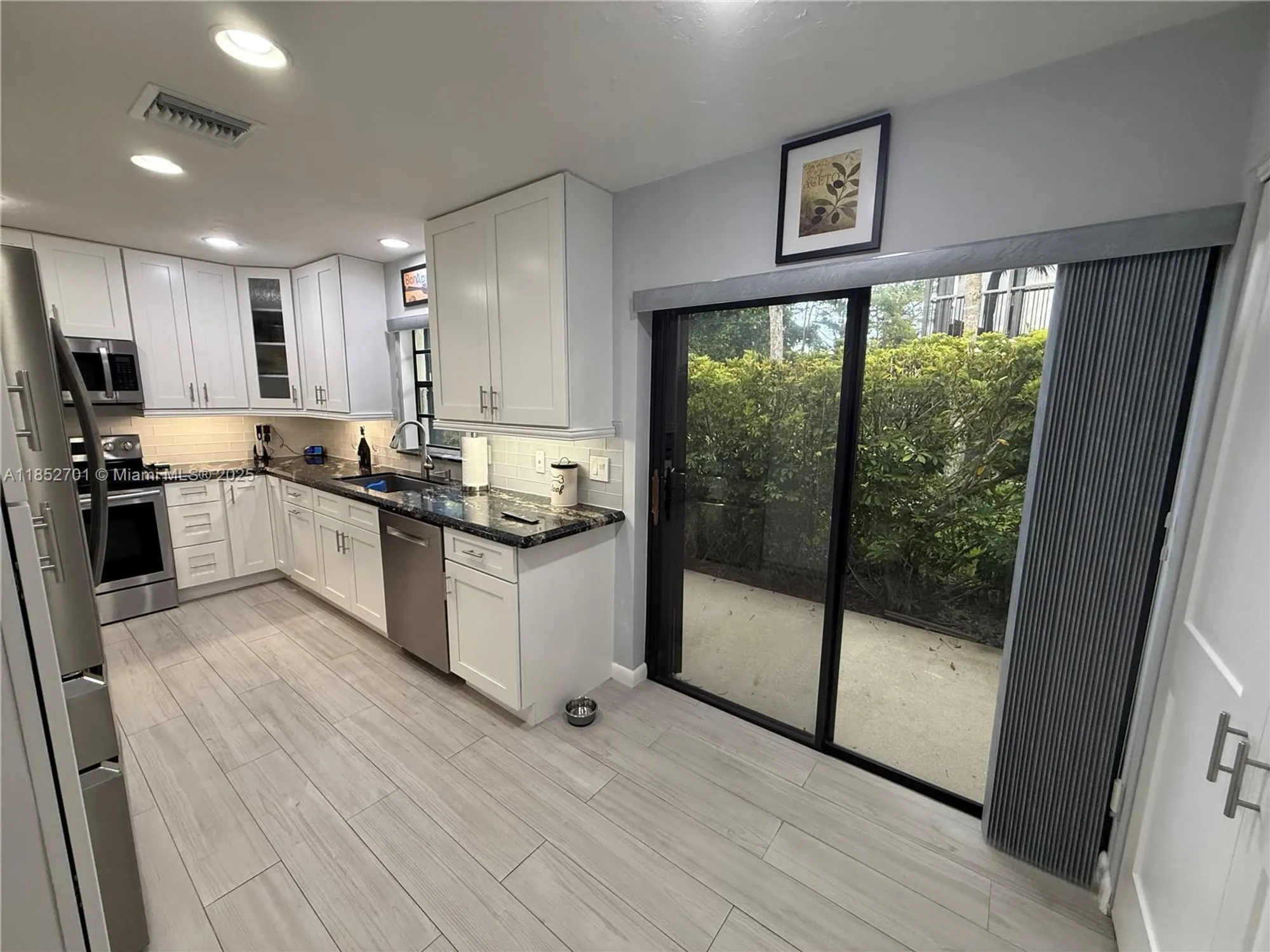 Property Slideshow image 9 of 34 | 21720 arriba real # 37-b, Boca Raton, FL, 33433