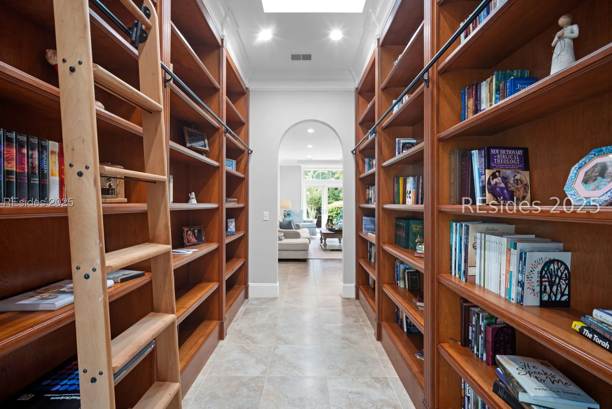 Property Slideshow image 11 of 71 | 5 camden ln, Hilton Head Island, SC, 29926