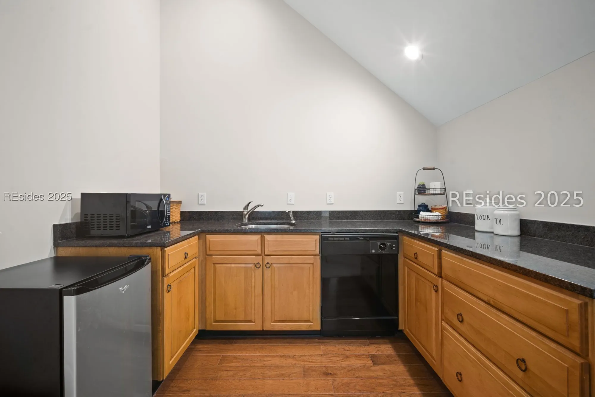 Property Slideshow image 25 of 71 | 5 camden ln, Hilton Head Island, SC, 29926