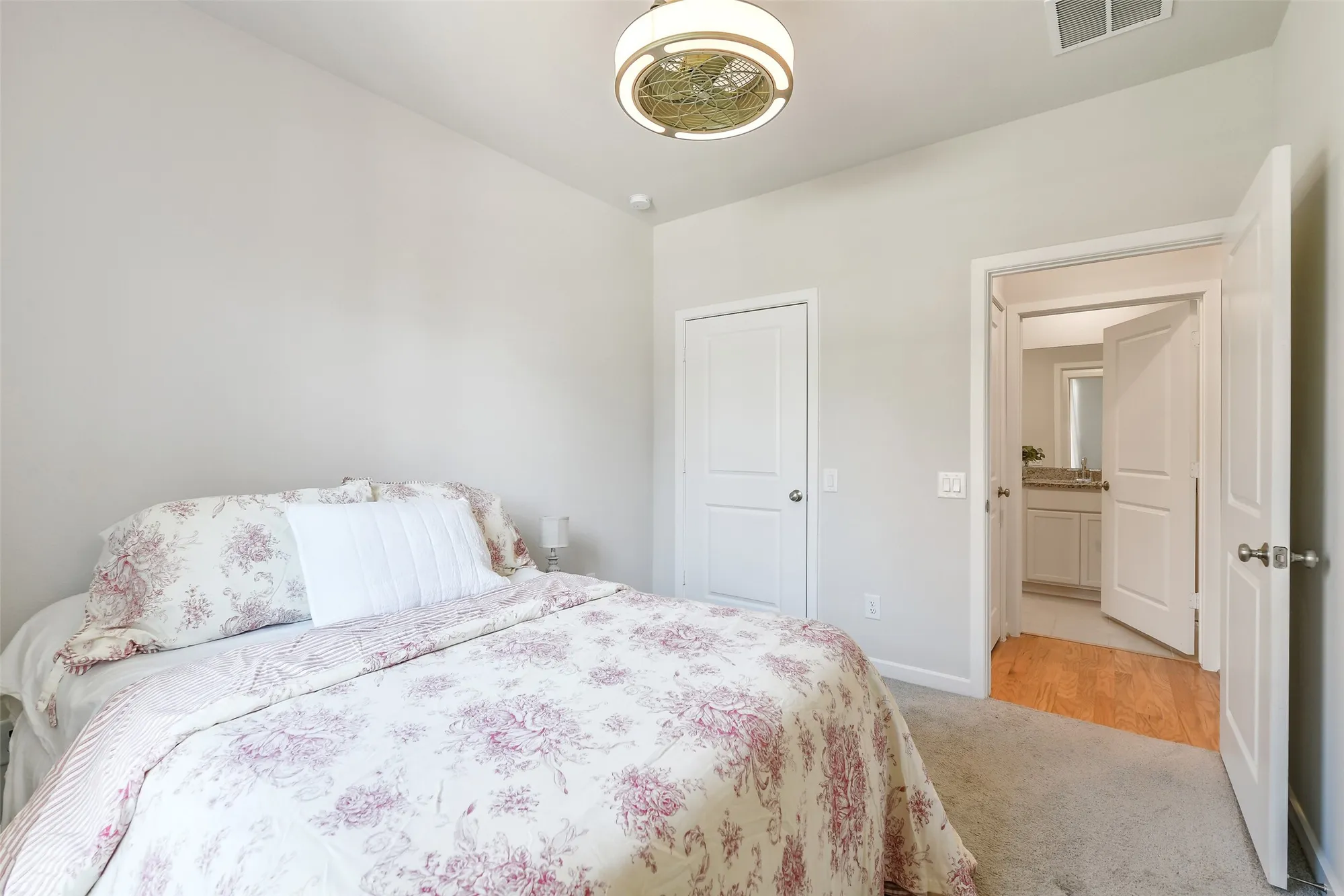 Property Slideshow image 18 of 47 | 240 w stargazer lily bnd, Montgomery, TX, 77316
