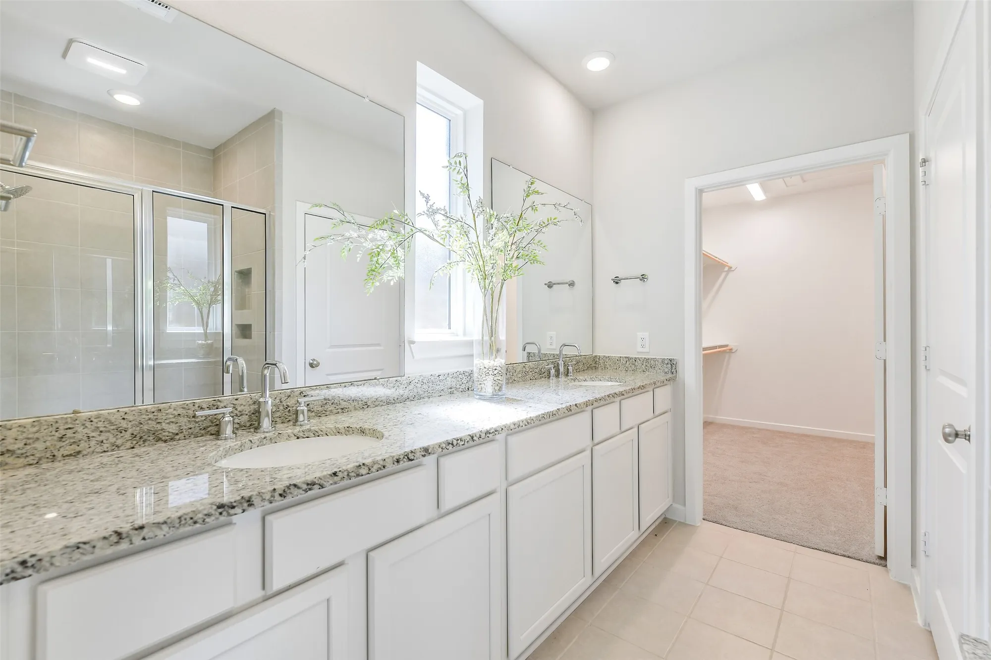 Property Slideshow image 27 of 47 | 240 w stargazer lily bnd, Montgomery, TX, 77316