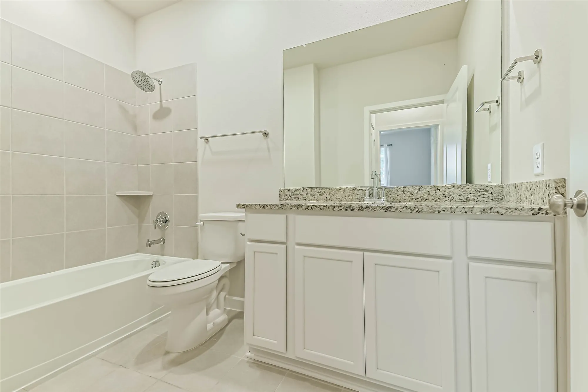 Property Slideshow image 22 of 47 | 240 w stargazer lily bnd, Montgomery, TX, 77316