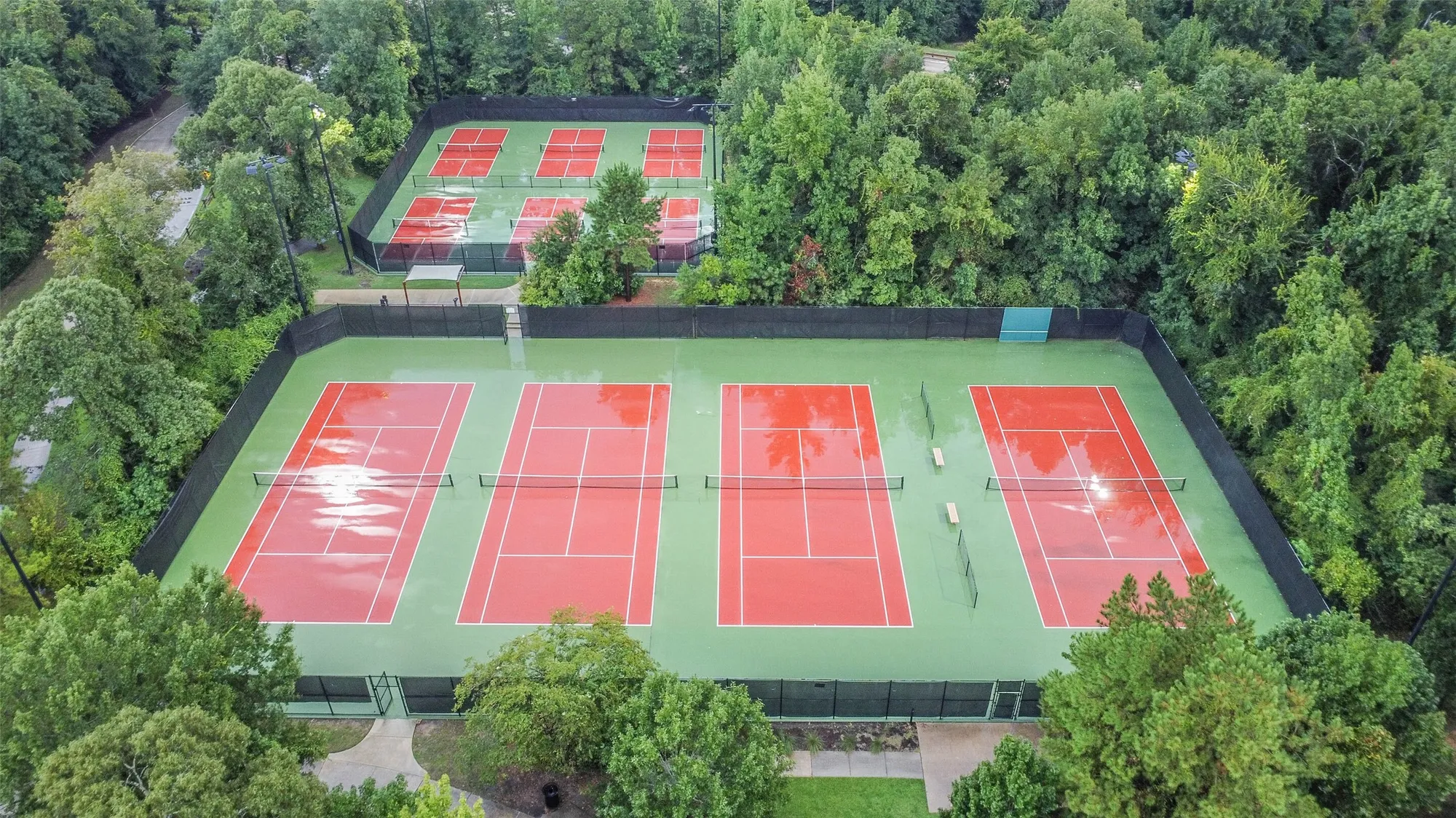 Property Slideshow image 36 of 47 | 240 w stargazer lily bnd, Montgomery, TX, 77316