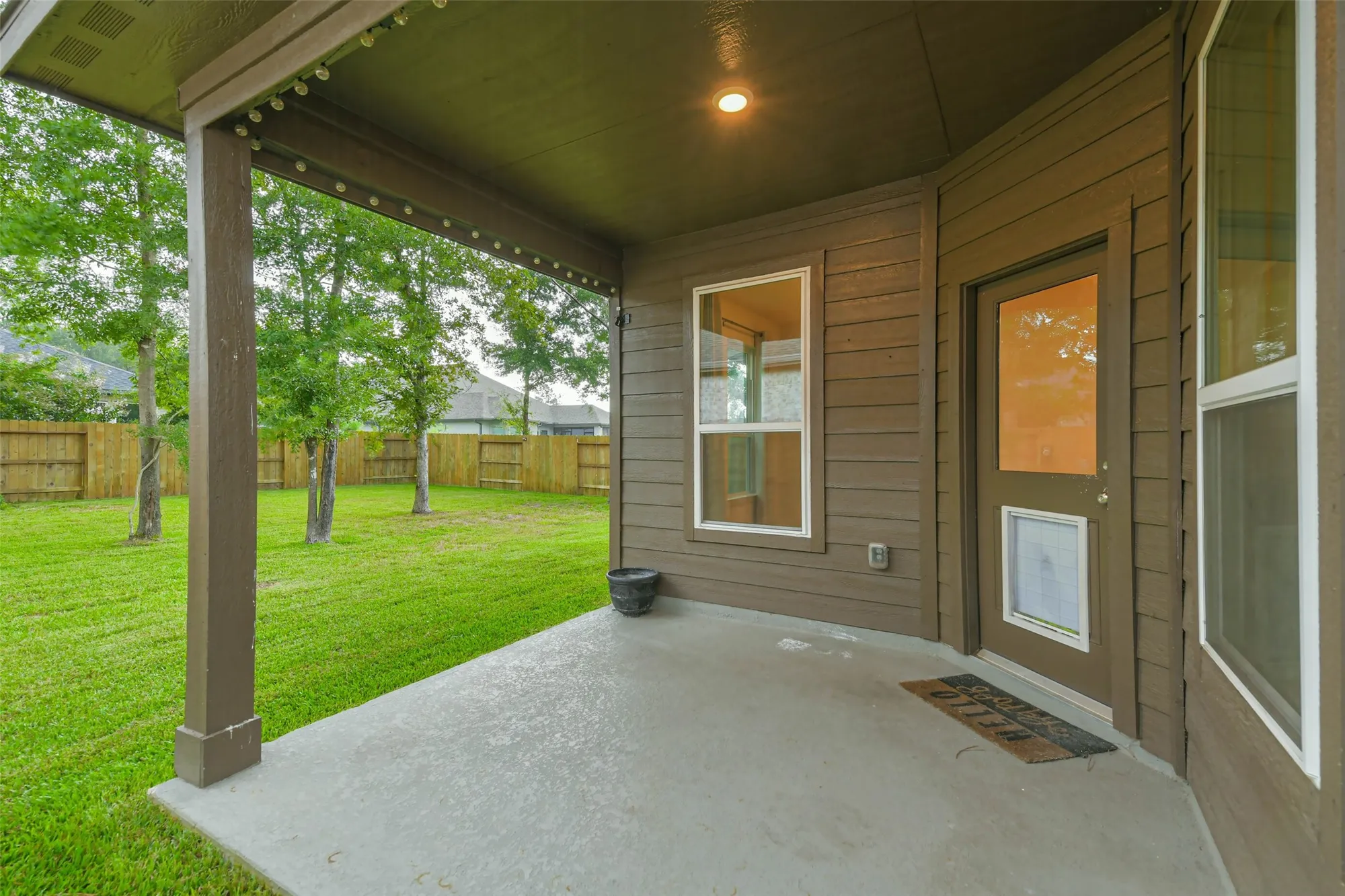 Property Slideshow image 31 of 47 | 240 w stargazer lily bnd, Montgomery, TX, 77316