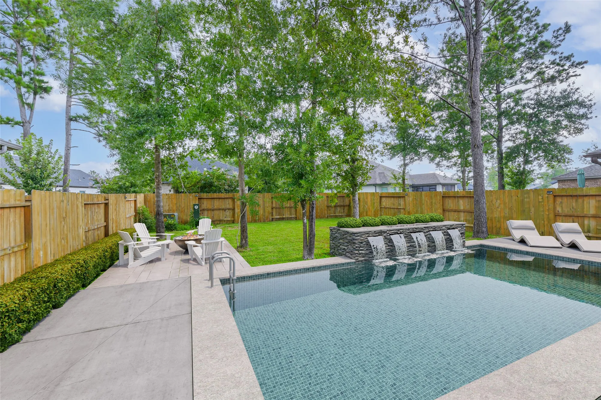 Property Slideshow image 33 of 47 | 240 w stargazer lily bnd, Montgomery, TX, 77316